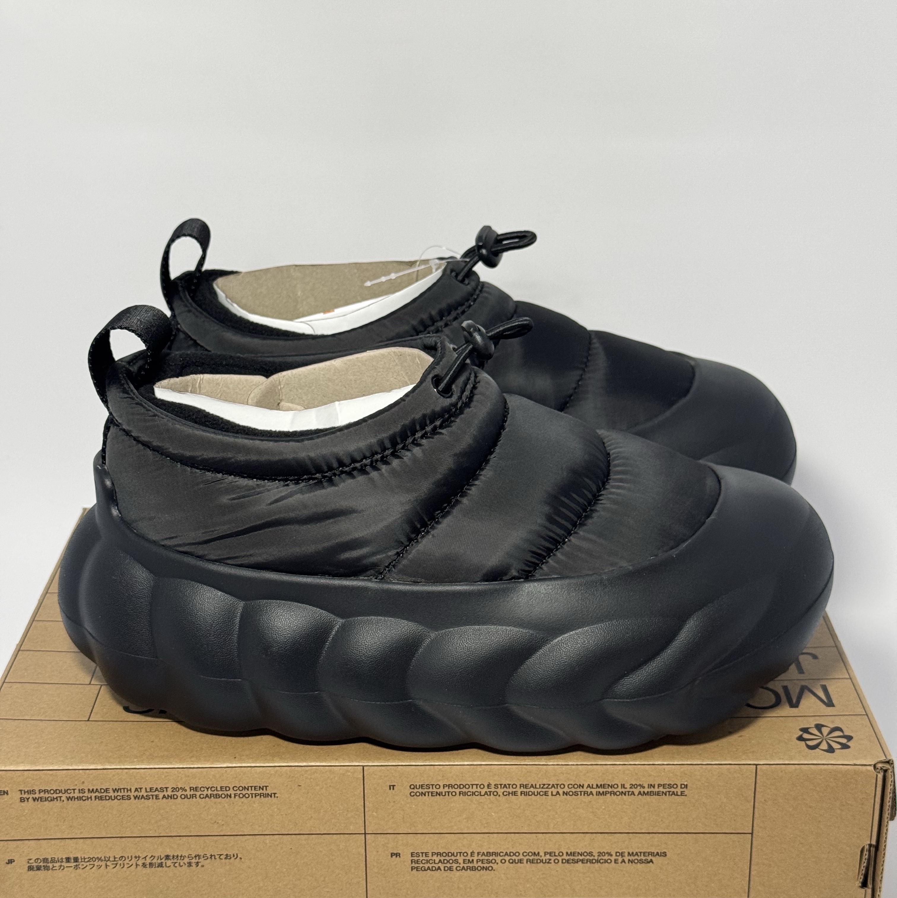 Crocs Overpuff Shorty Black 착용 스타일 - 2