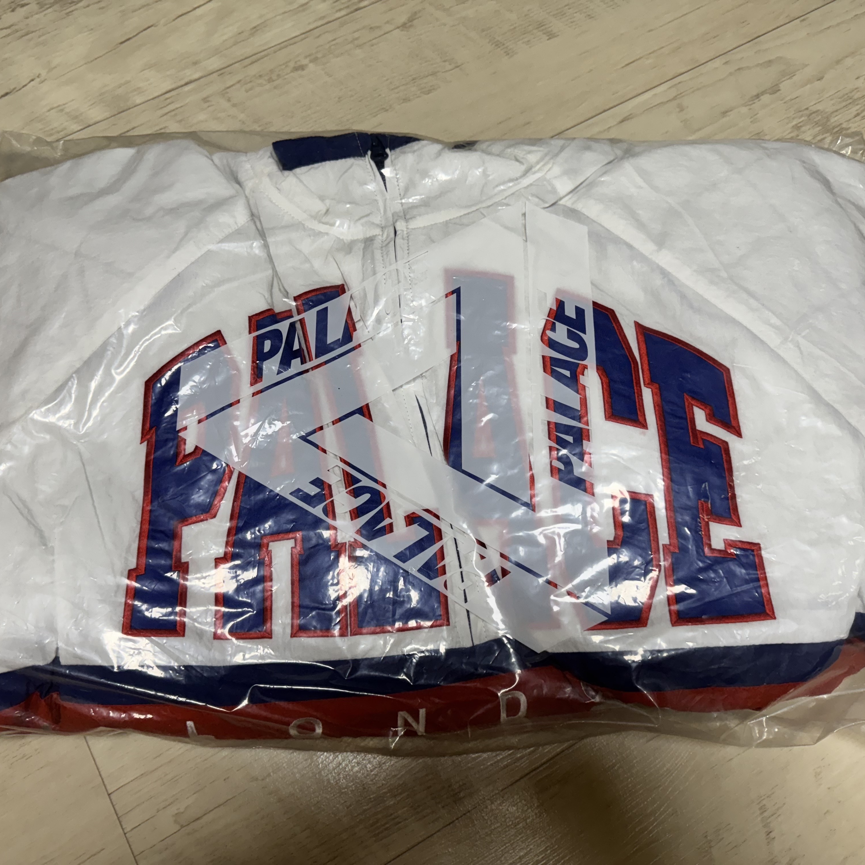 Palace Breakout Half Zip Bomber White Navy - 24FW 착용 스타일