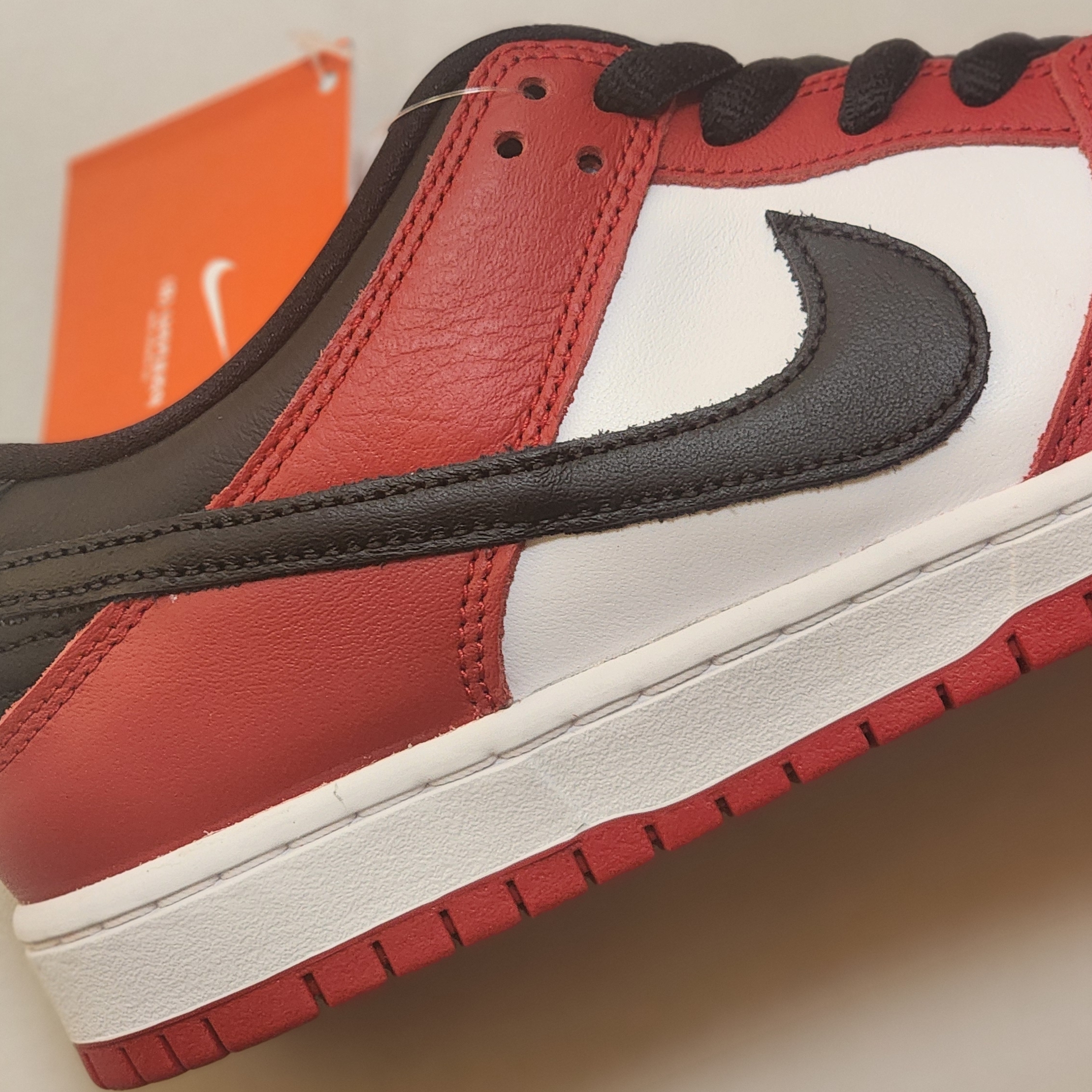 Nike SB Dunk Low Pro Chicago 착용 스타일 - 4