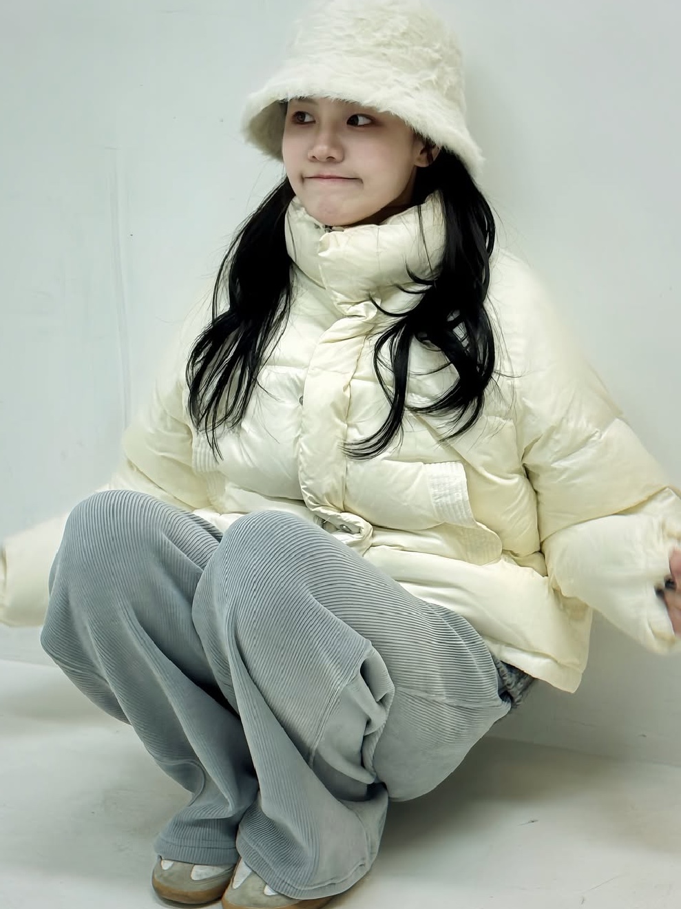 Siyazu SIPT7097 Fluff Gorge Sweatpants Melange Gray 착용 스타일 - 2