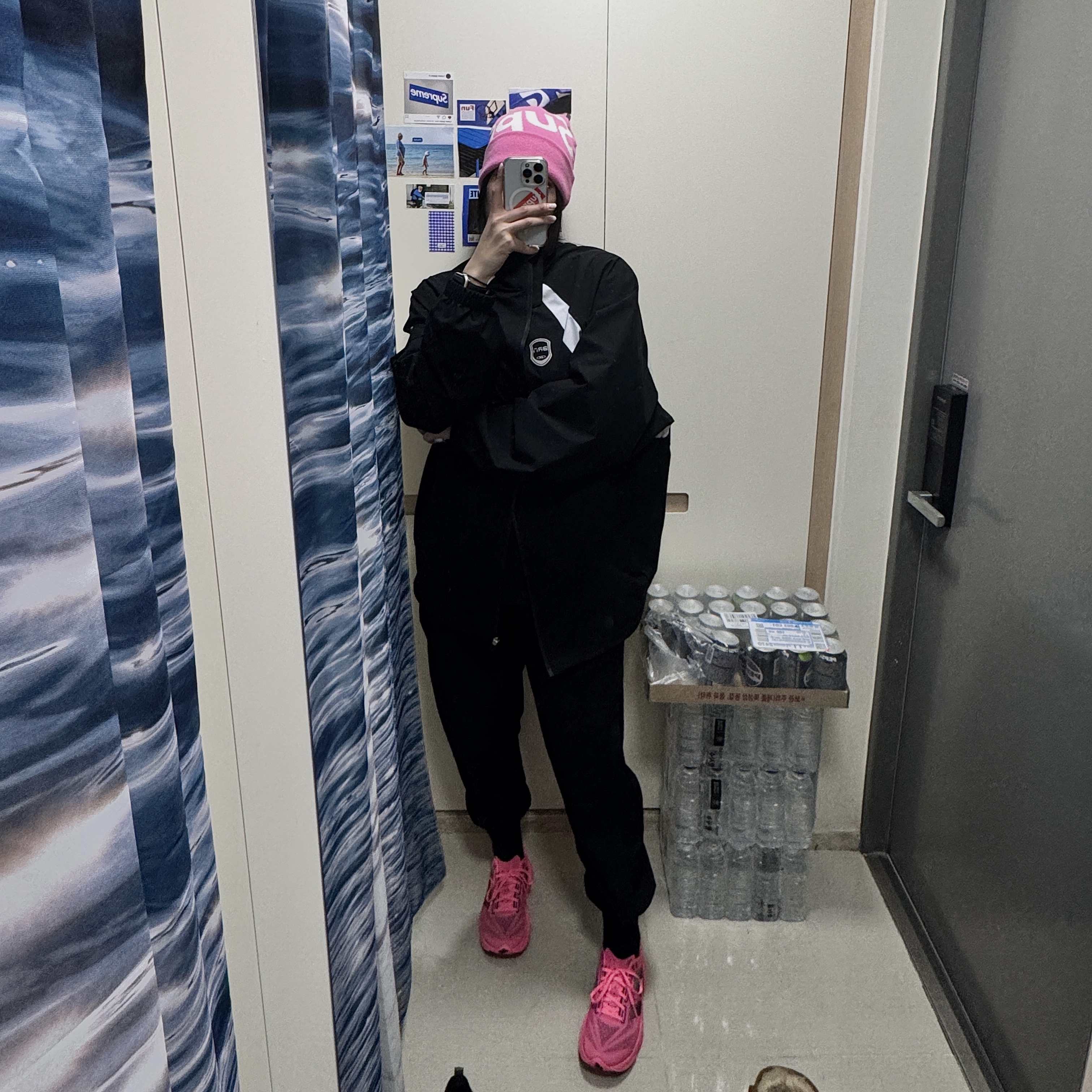Supreme Big Logo Beanie Pink - 24FW, New Balance Fuelcell Rebel v4 Ultra Pink Black - 2E Wide 착용 스타일