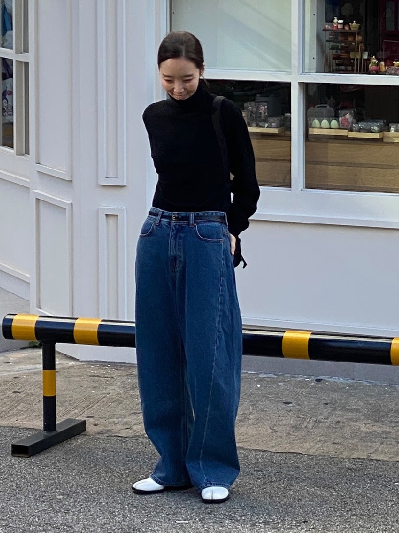Siyazu SIKN2129 Cashmere Blend Turtleneck Knit Black 착용 스타일 - 2