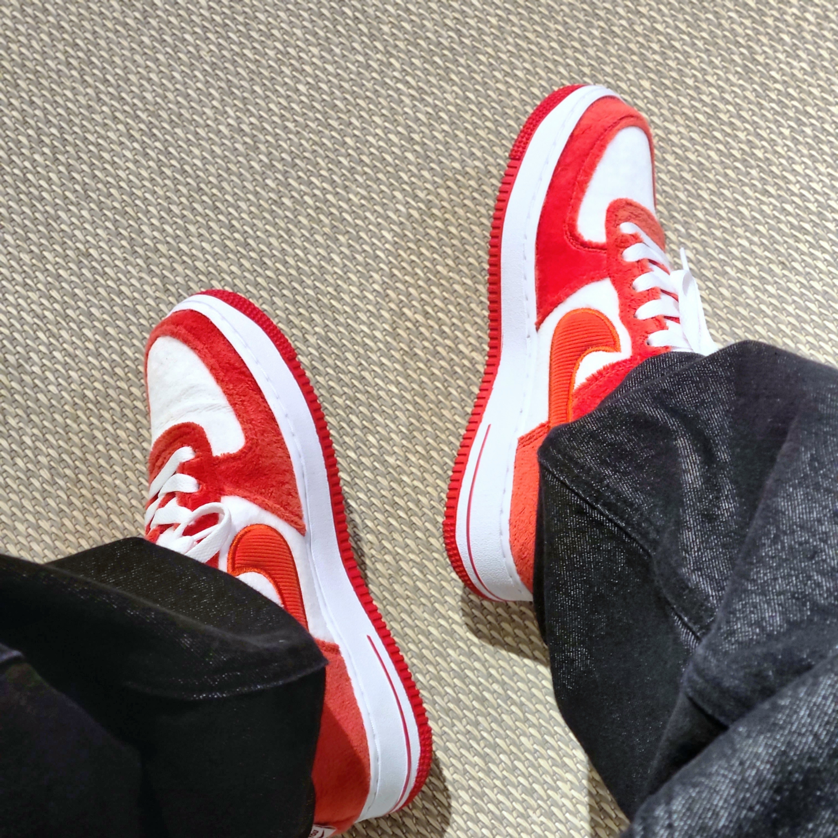 (GS) Nike Air Force 1 Low Valentine Day Team Red 착용 스타일