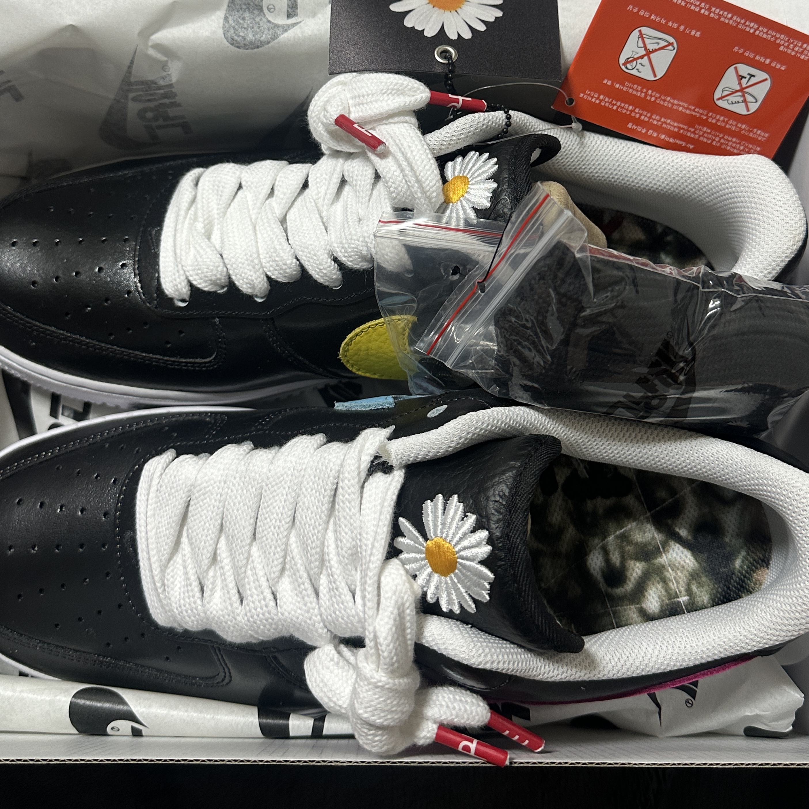 Nike x Peaceminusone Air Force 1 Low Para-Noise 3.0 Black and Multicolor 착용 스타일