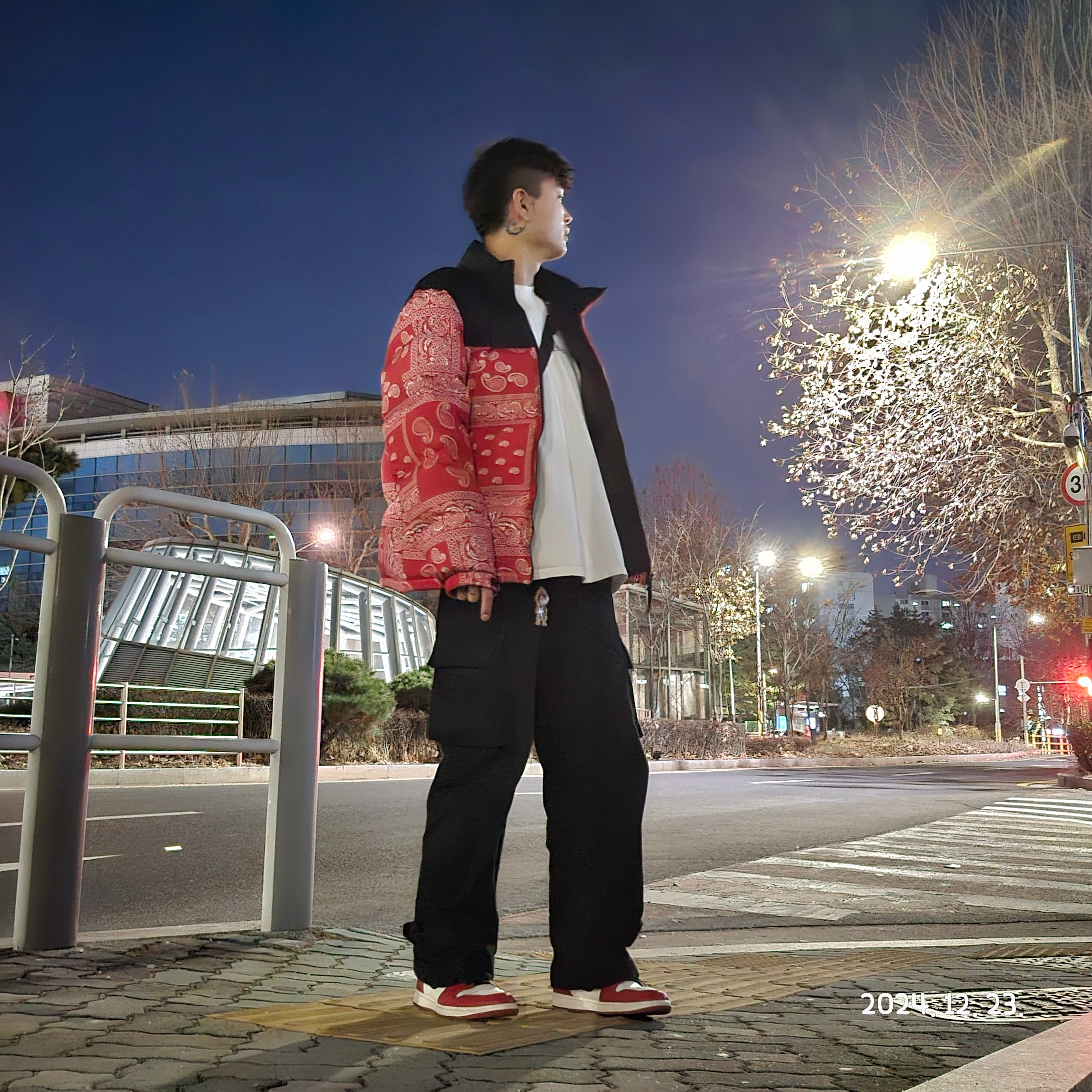 Jordan 1 Retro High OG Chicago 2022, The North Face Nuptse Down Jacket Red 착용 스타일