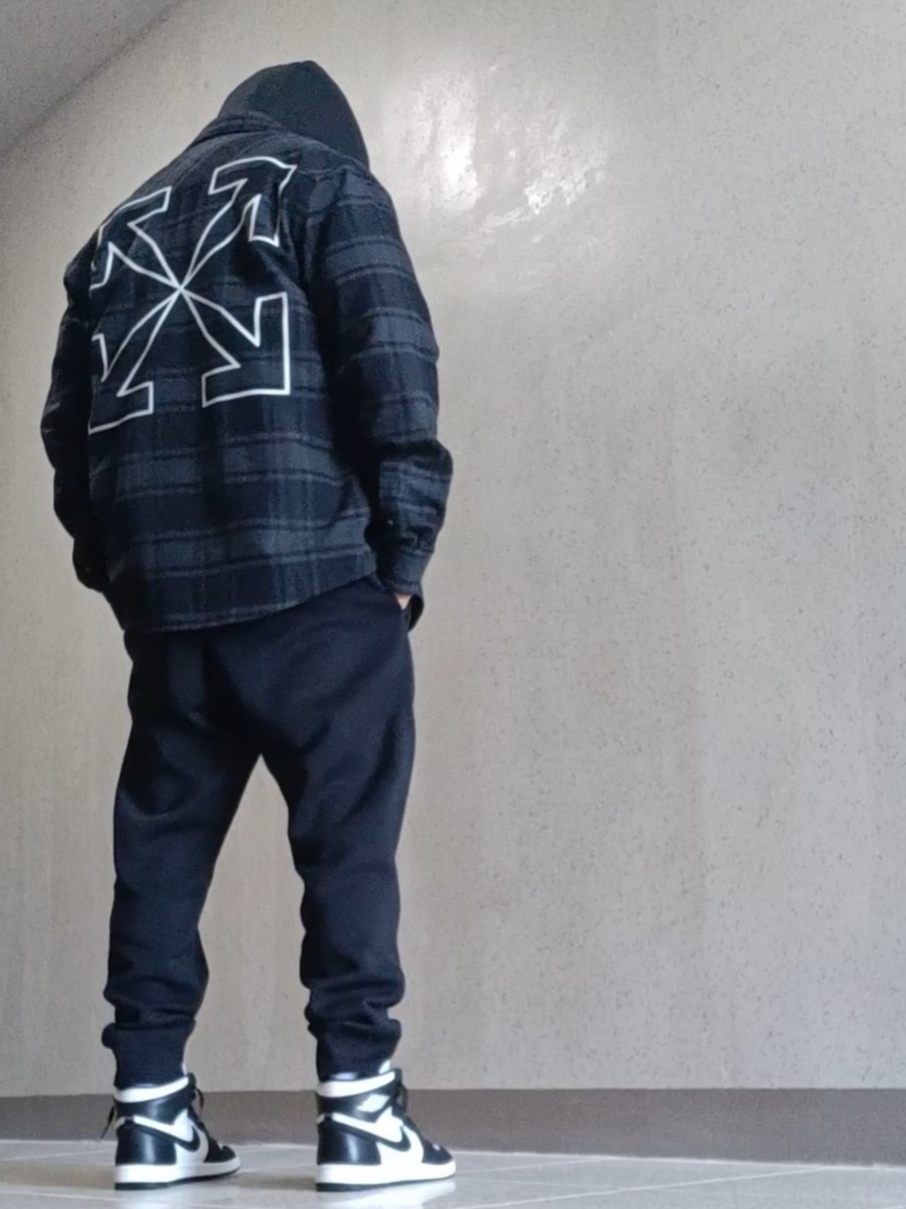 Jordan 1 High 85 Black White, Off-White Arrow Flannel Shirt Black Grey 착용 스타일