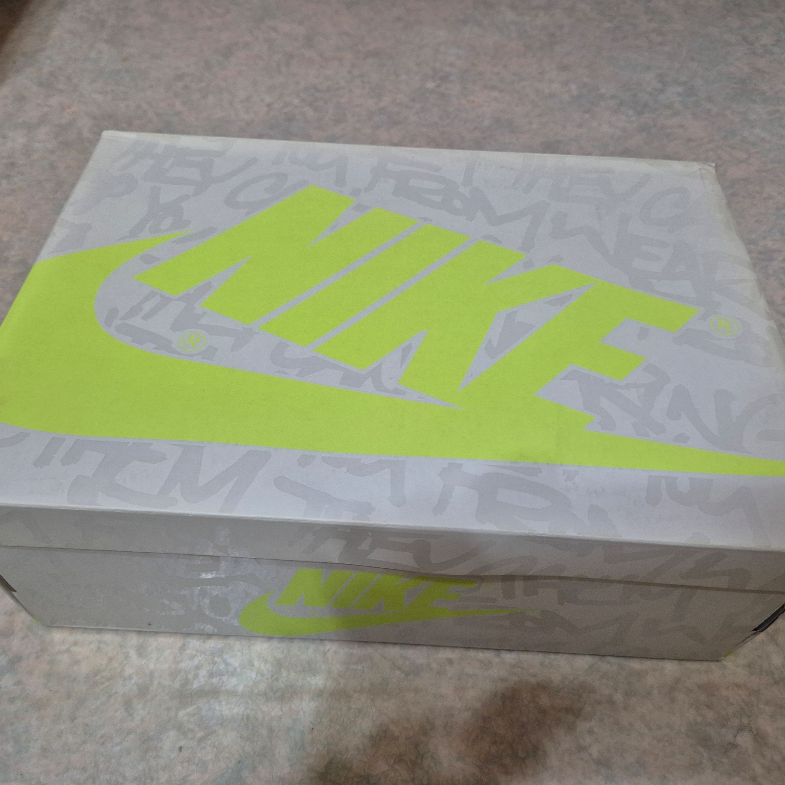 Jordan 1 Retro High OG Volt 착용 스타일