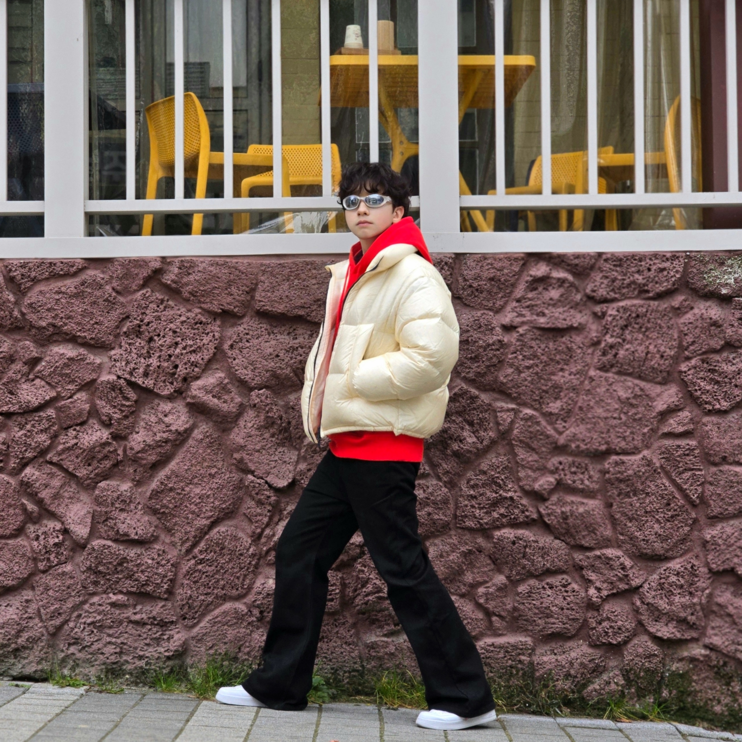 Stussy Beach Roots Hoodie Red, Nike x Supreme Air Force 1 Low White 착용 스타일 - 4