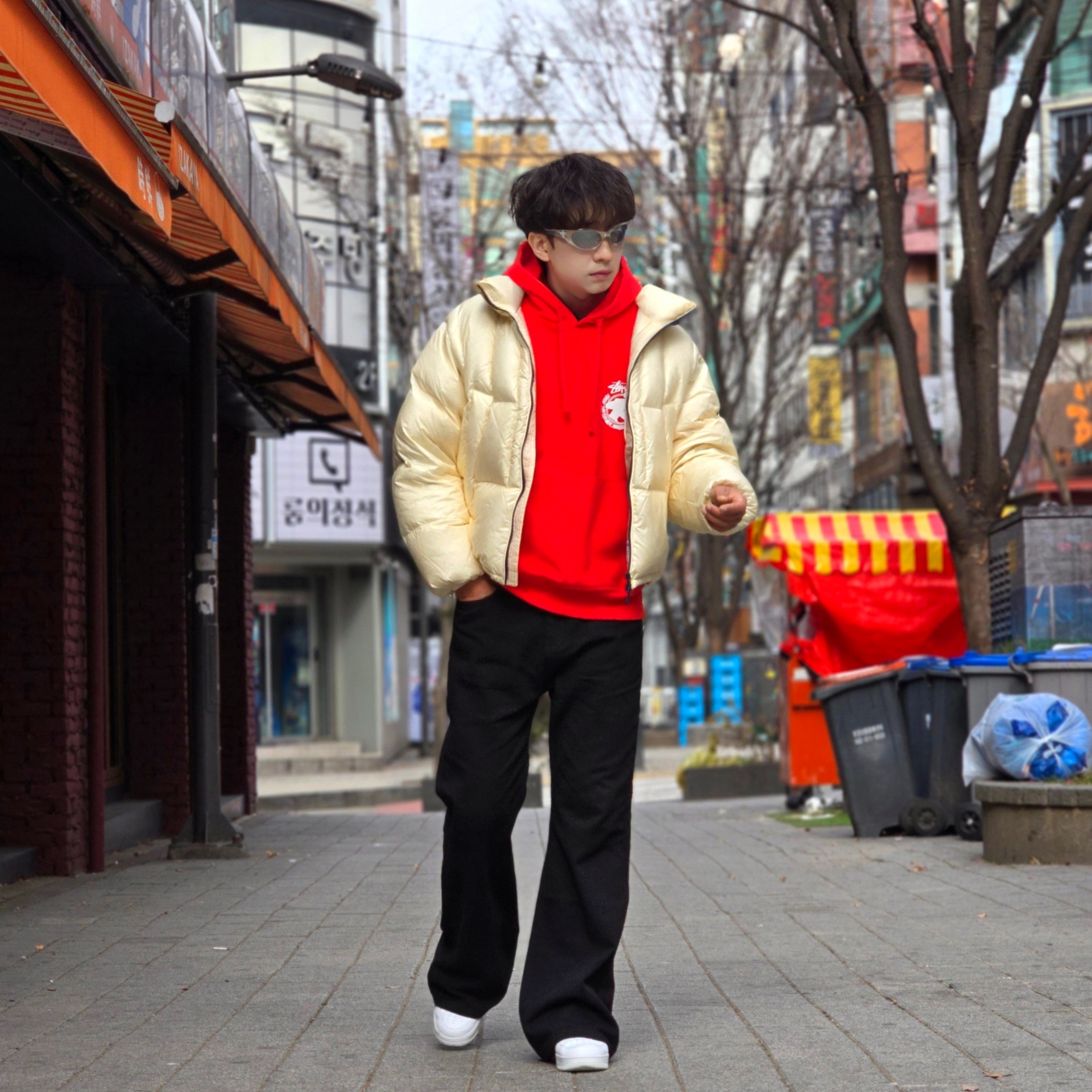 Stussy Beach Roots Hoodie Red, Nike x Supreme Air Force 1 Low White 착용 스타일 - 5