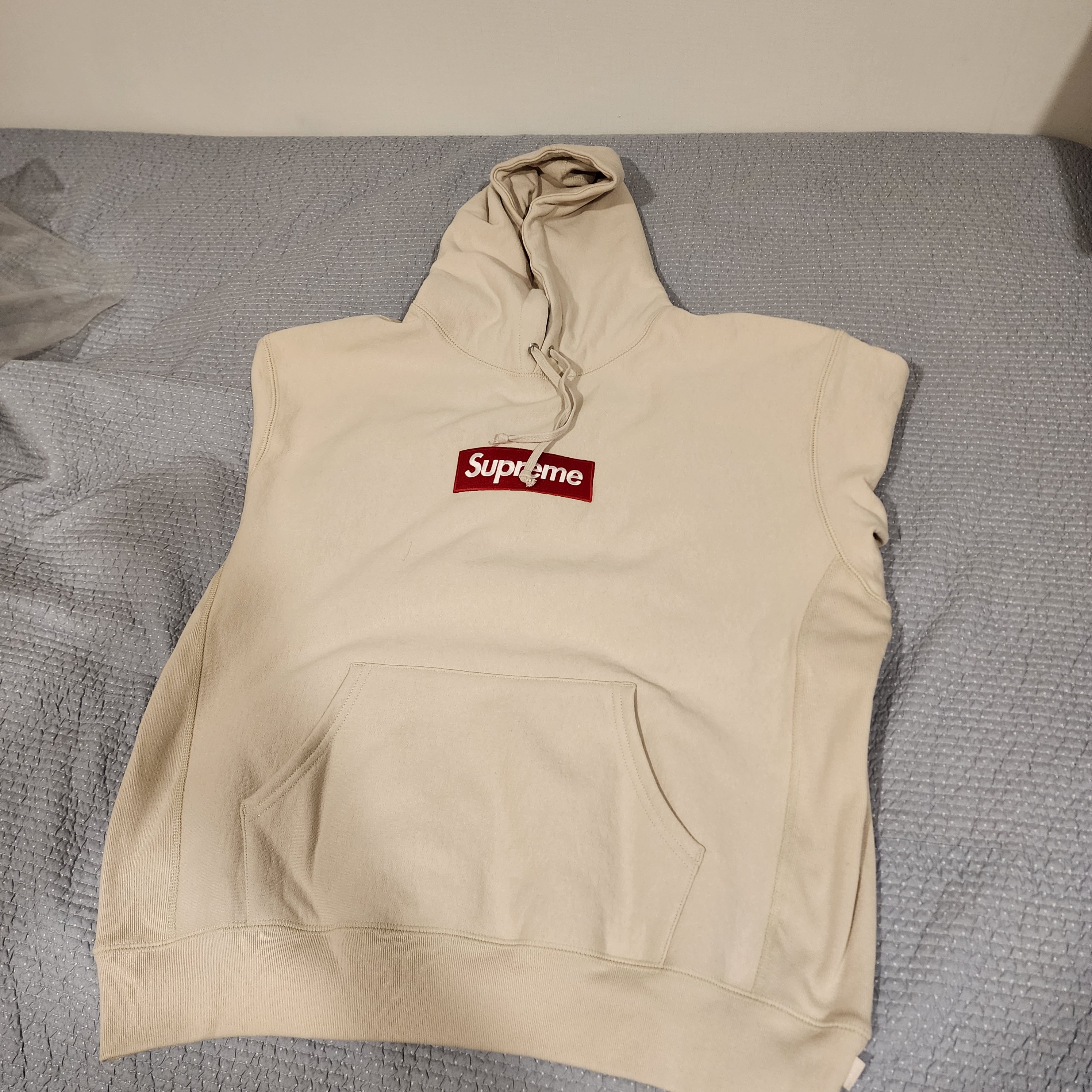 Supreme Box Logo Hooded Sweatshirt Stone - 24FW 착용 스타일 - 1