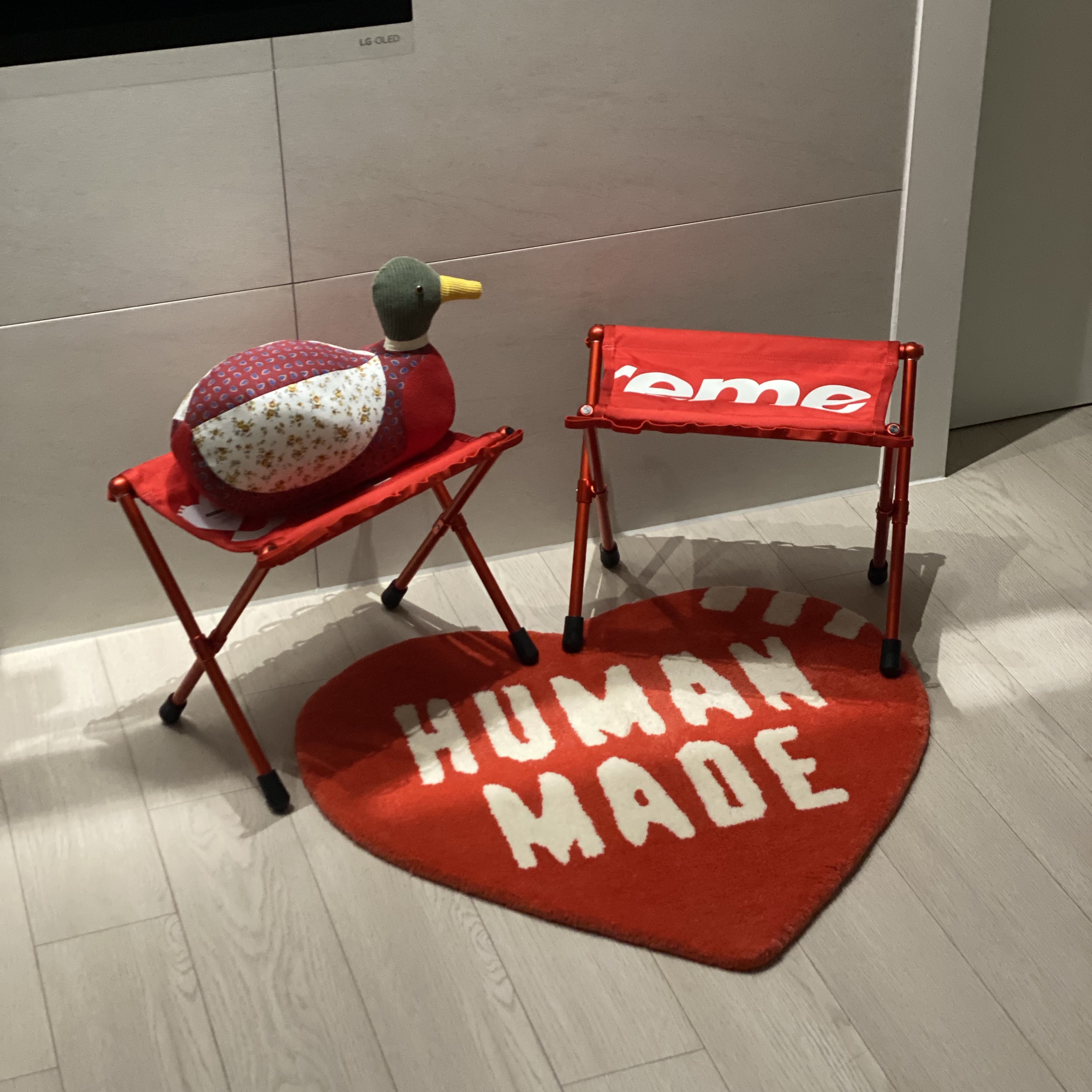 Human Made Patchwork Duck Plush Doll Red 착용 스타일