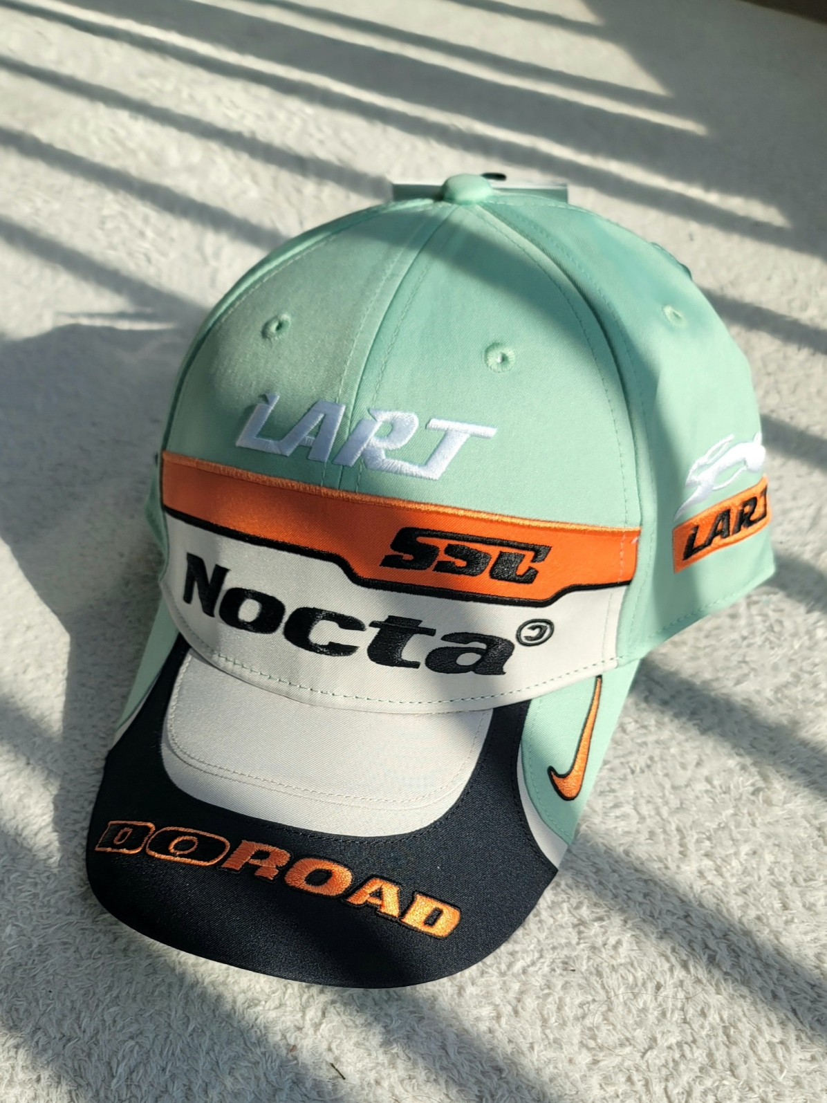 Nike x Drake Nocta x Kar L'Art De L'Automobile Drx Hat Enamel Green 착용 스타일 - 1
