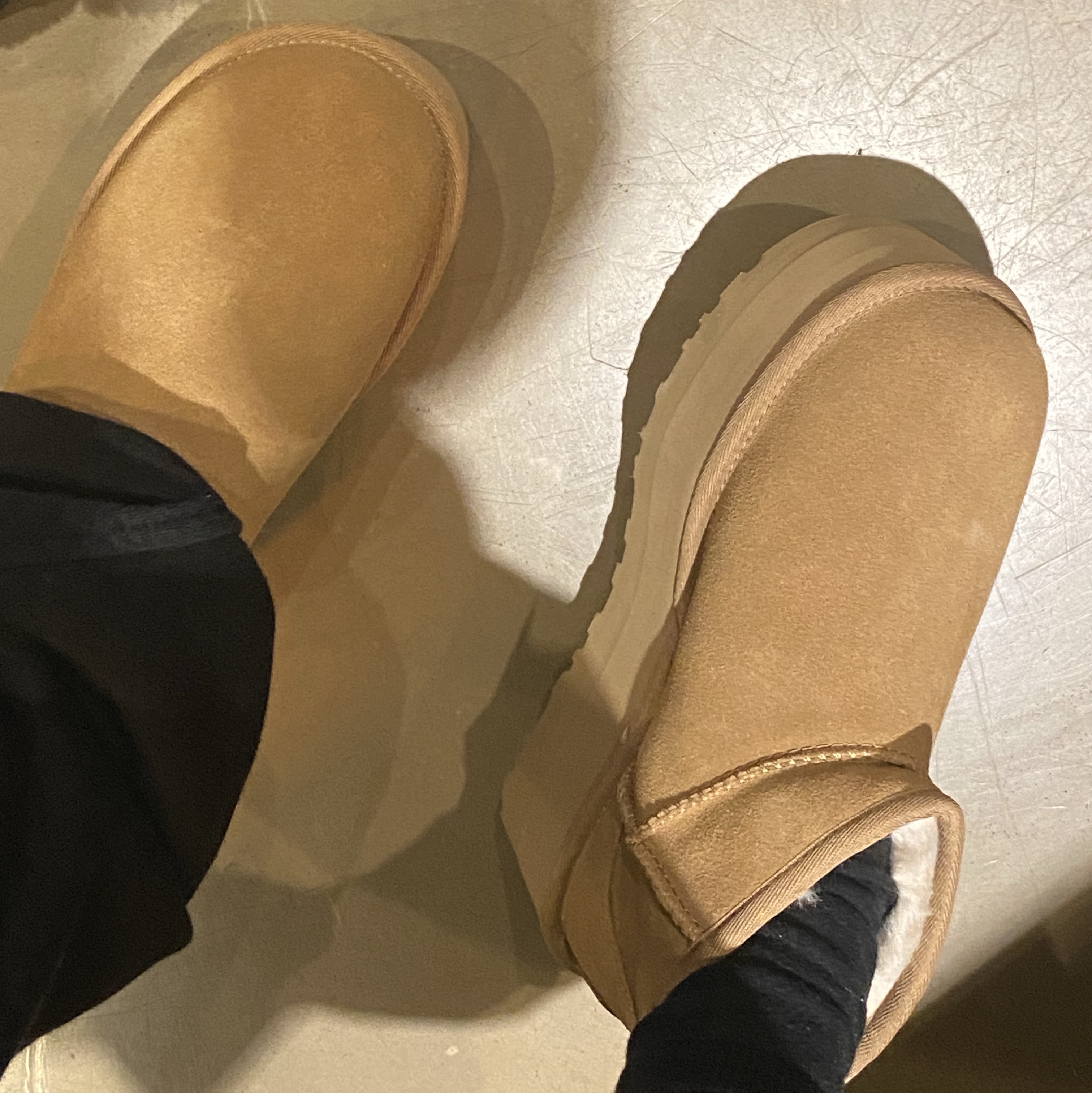 (W) UGG Classic Ultra Mini Platform Boots Chestnut 착용 스타일 - 3