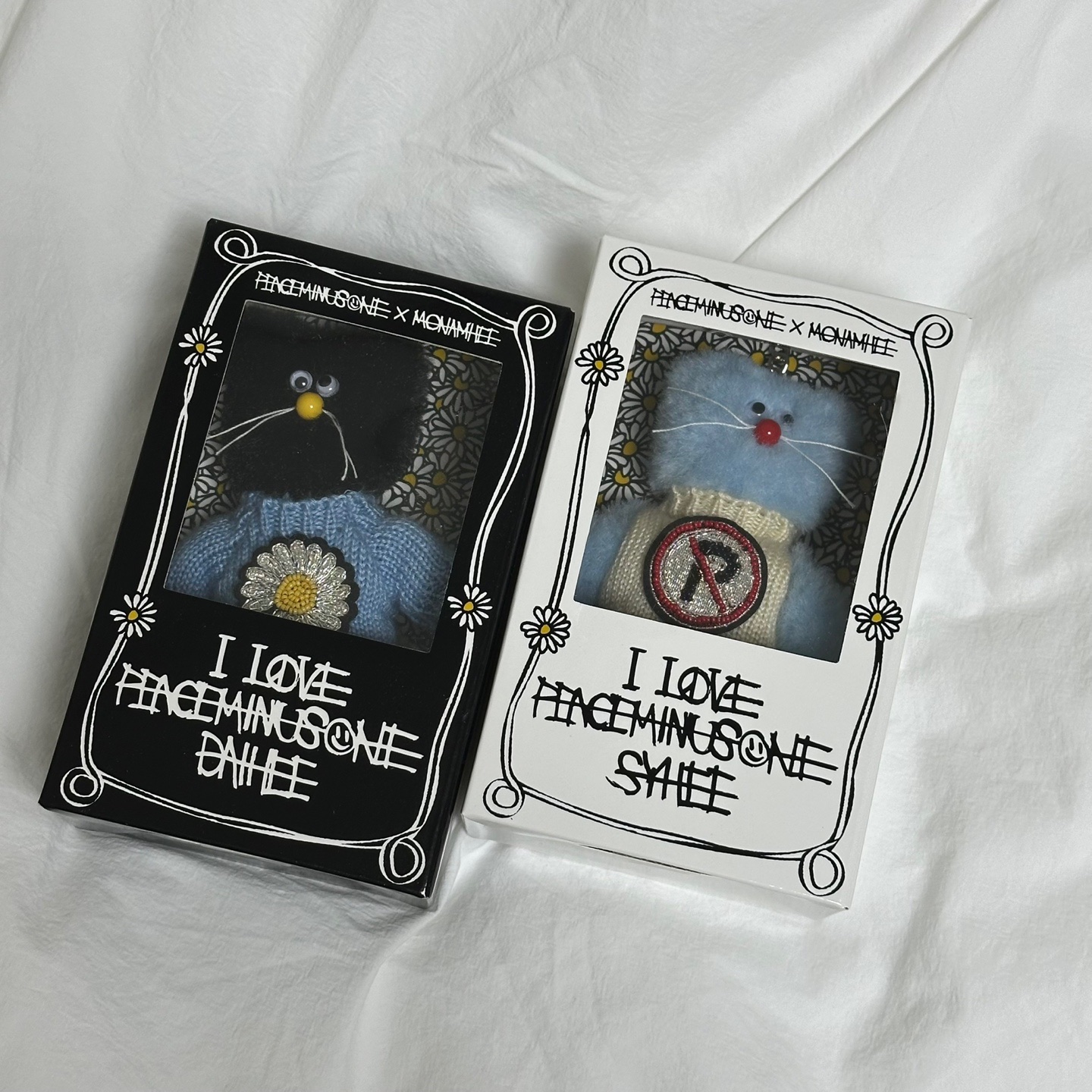 Monamhee x Peaceminusone Daihee Plush Keyring 착용 스타일