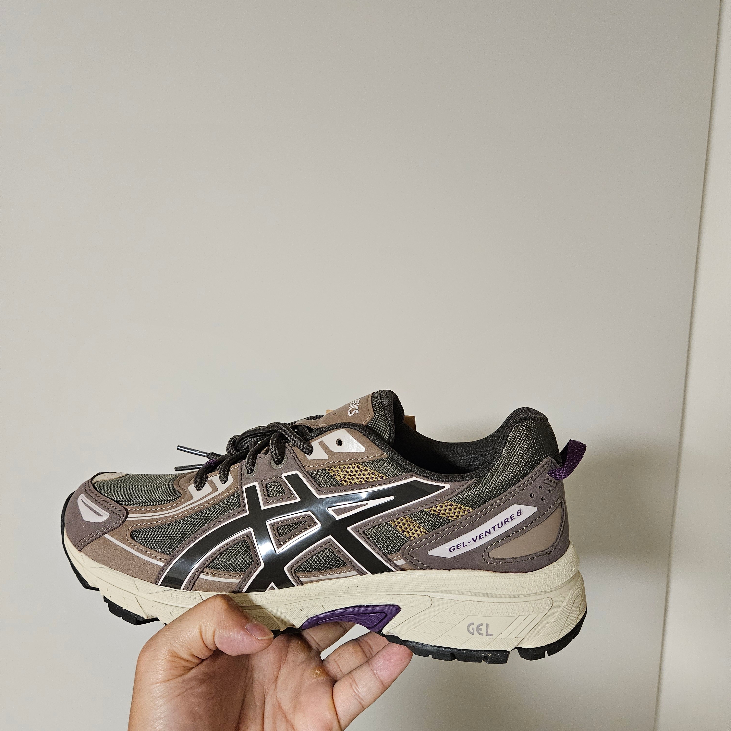 Asics Gel-Venture 6 SPS Dark Sepia 착용 스타일