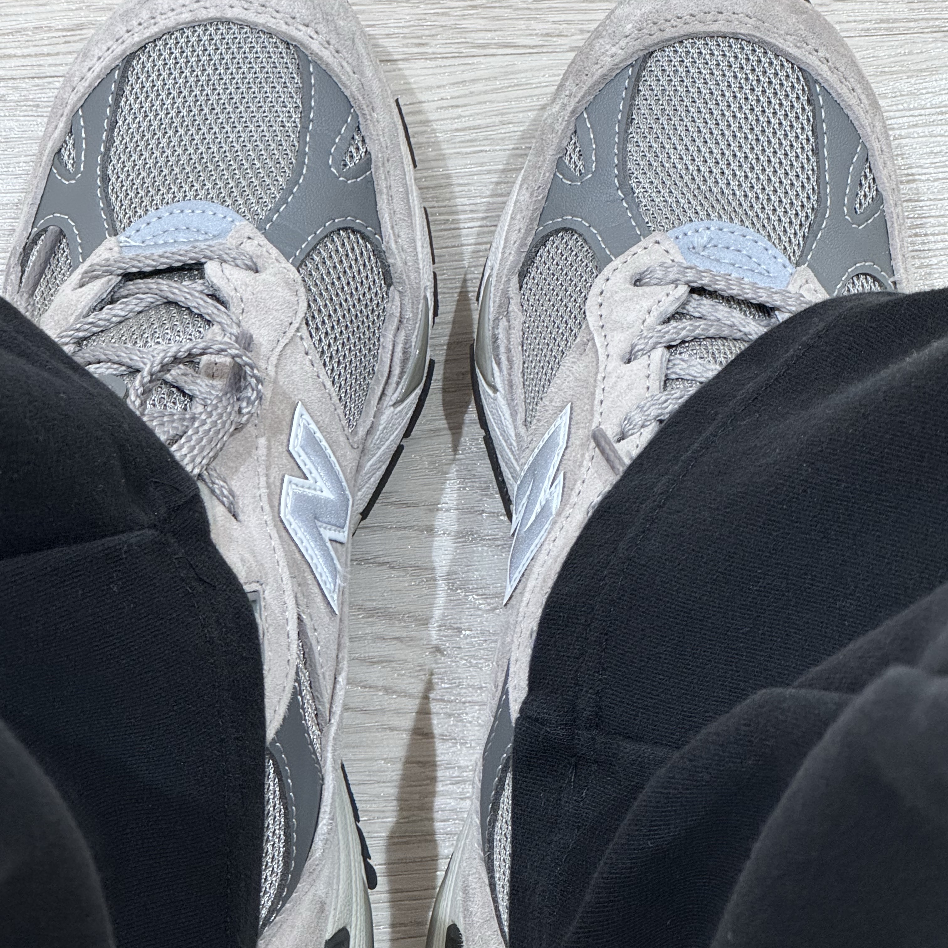 (W) New Balance 991 Made in UK Grey 착용 스타일 - 2