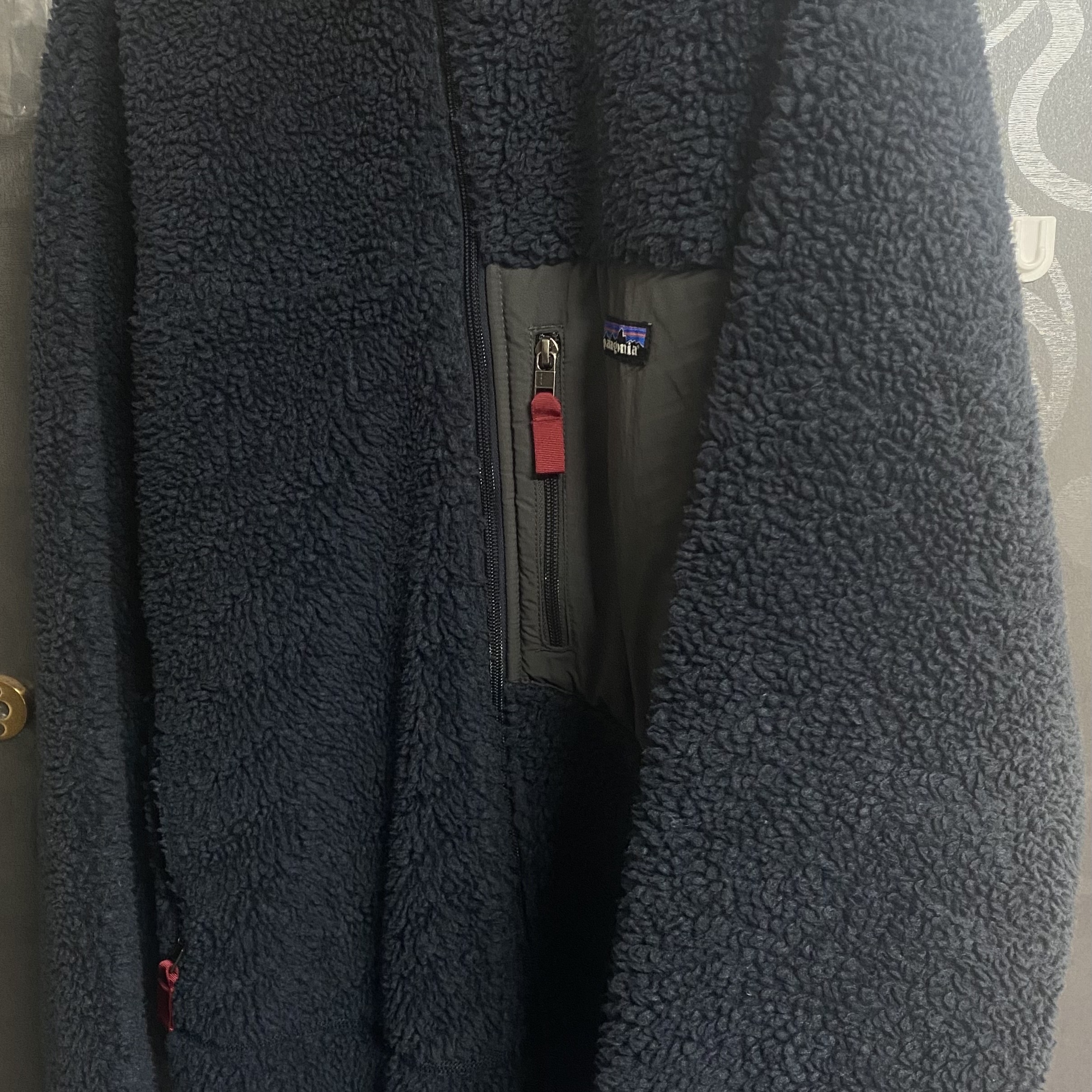 Patagonia Classic Retro-X Jacket New Navy Wax Red 착용 스타일
