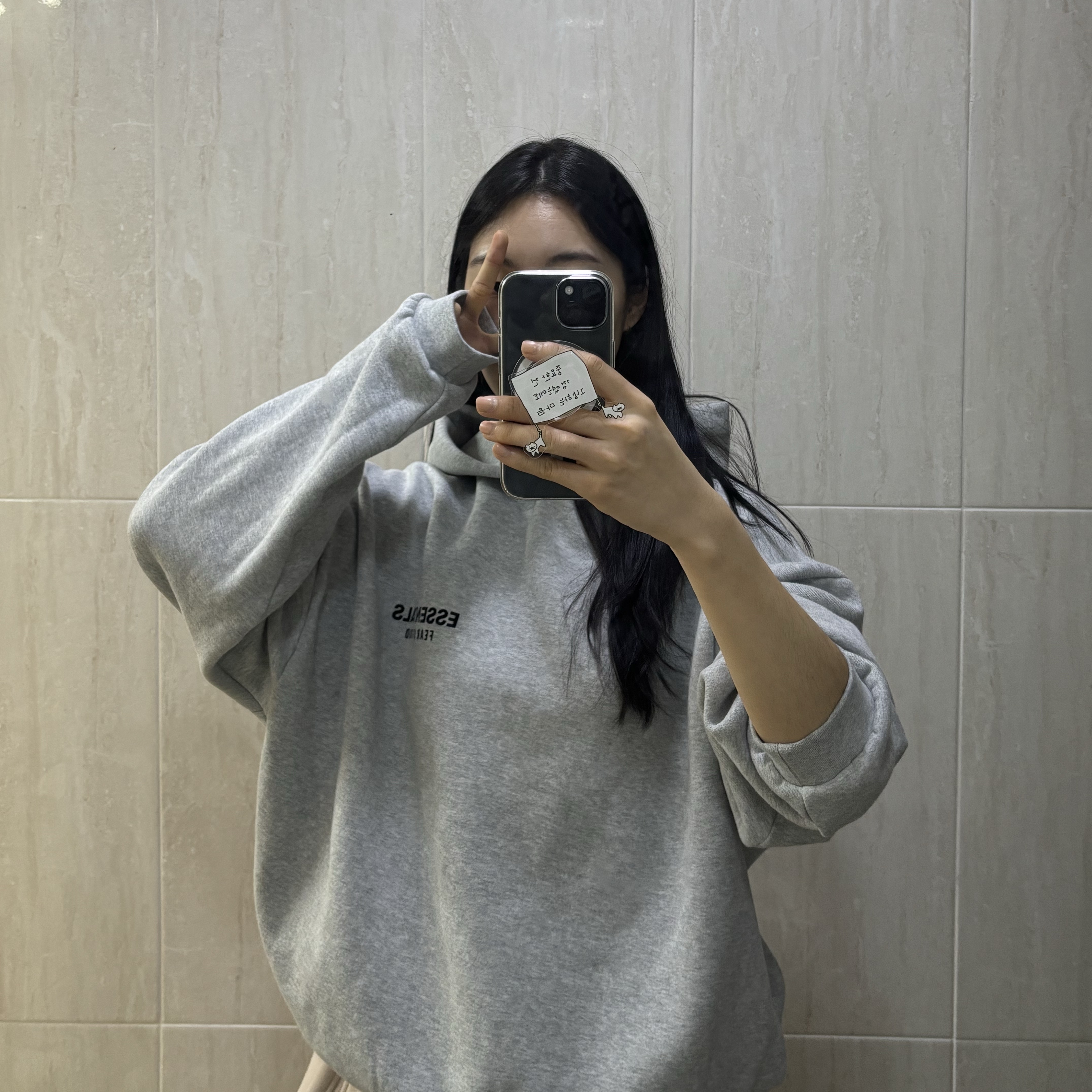 Essentials Fleece Hoodie Light Heather Grey - 24FW 착용 스타일 - 1