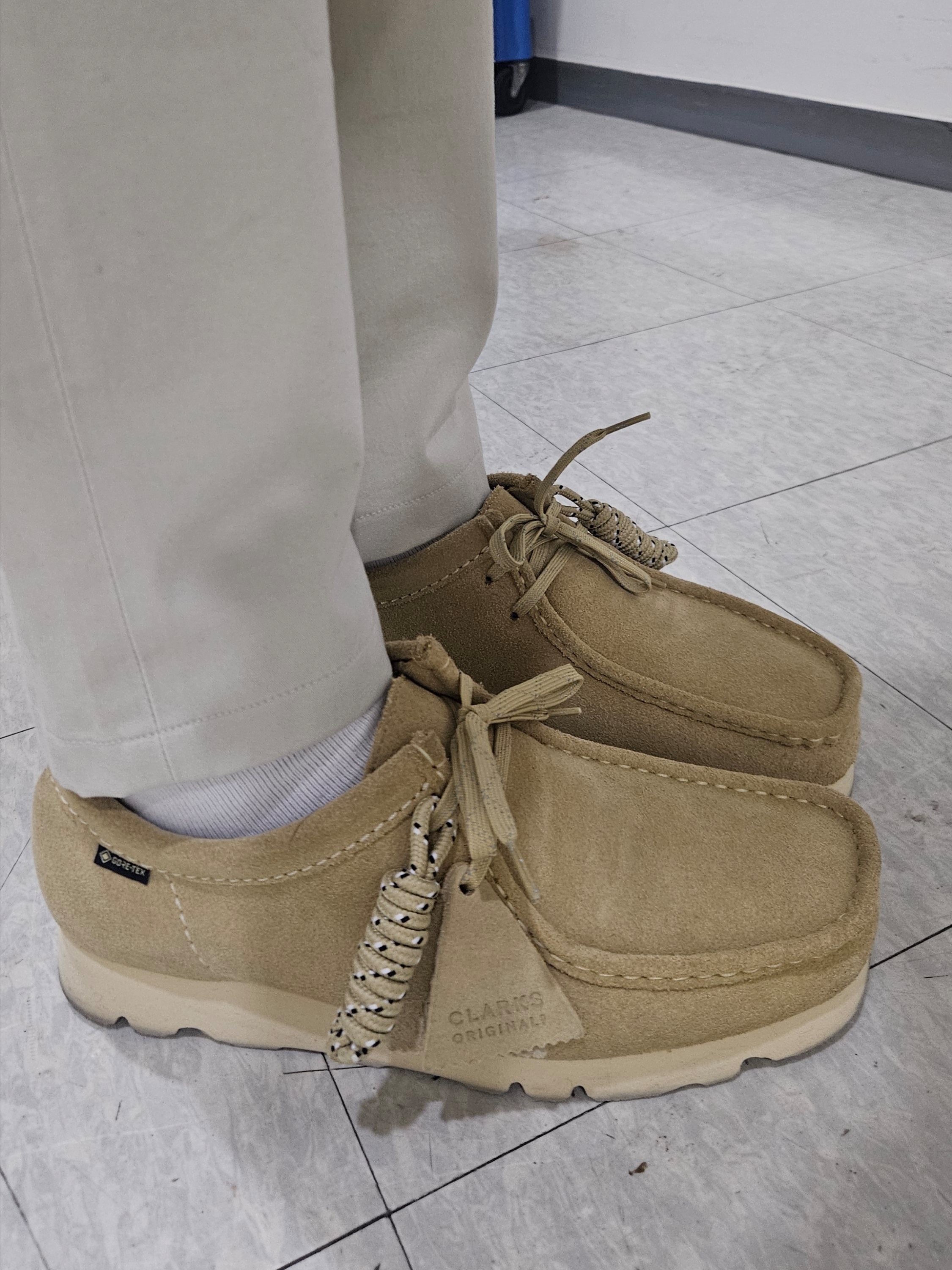 Clarks Wallabee Gore-Tex Maple Suede 착용 스타일