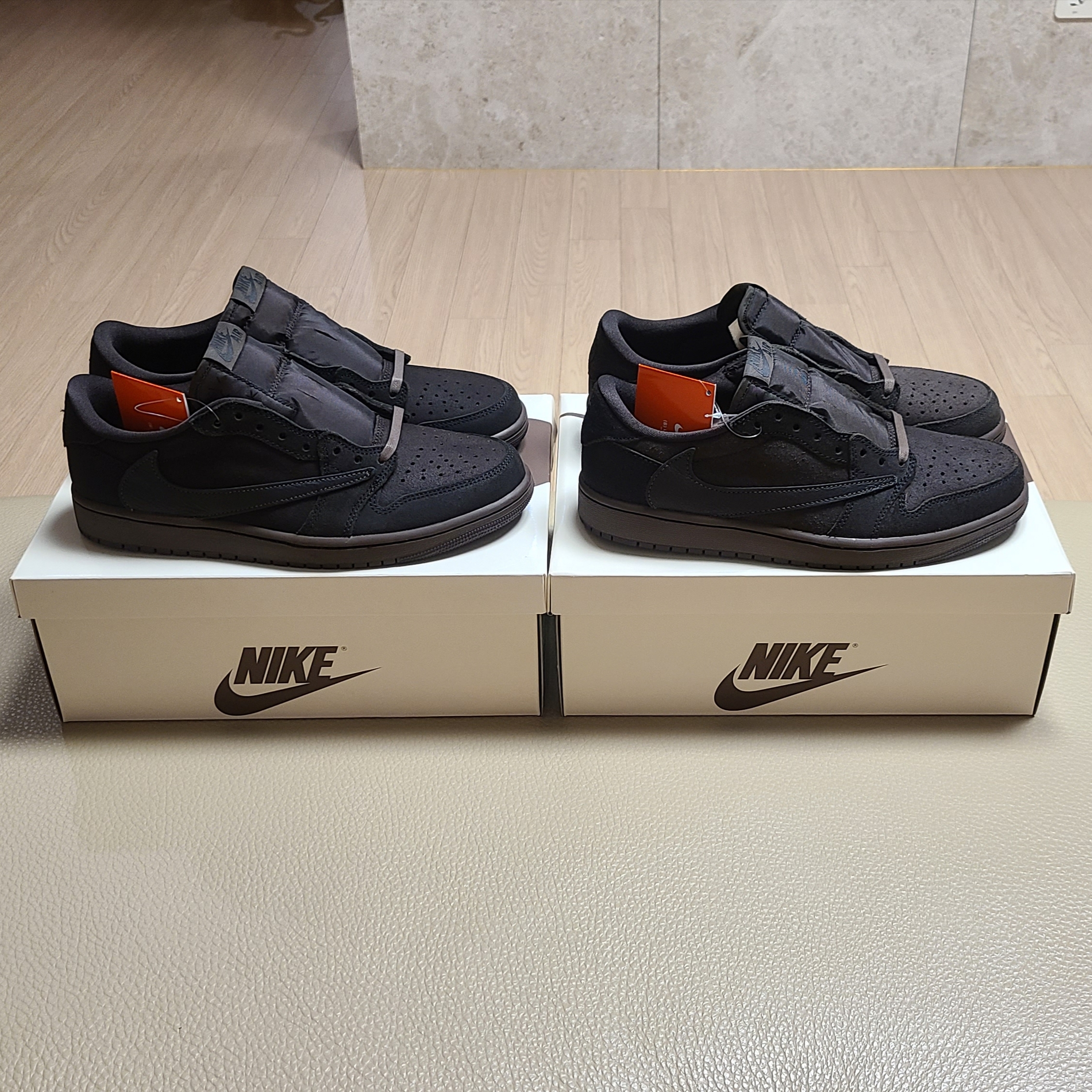 Jordan 1 x Travis Scott Retro Low OG SP Velvet Brown and Dark Mocha 착용 스타일 - 1
