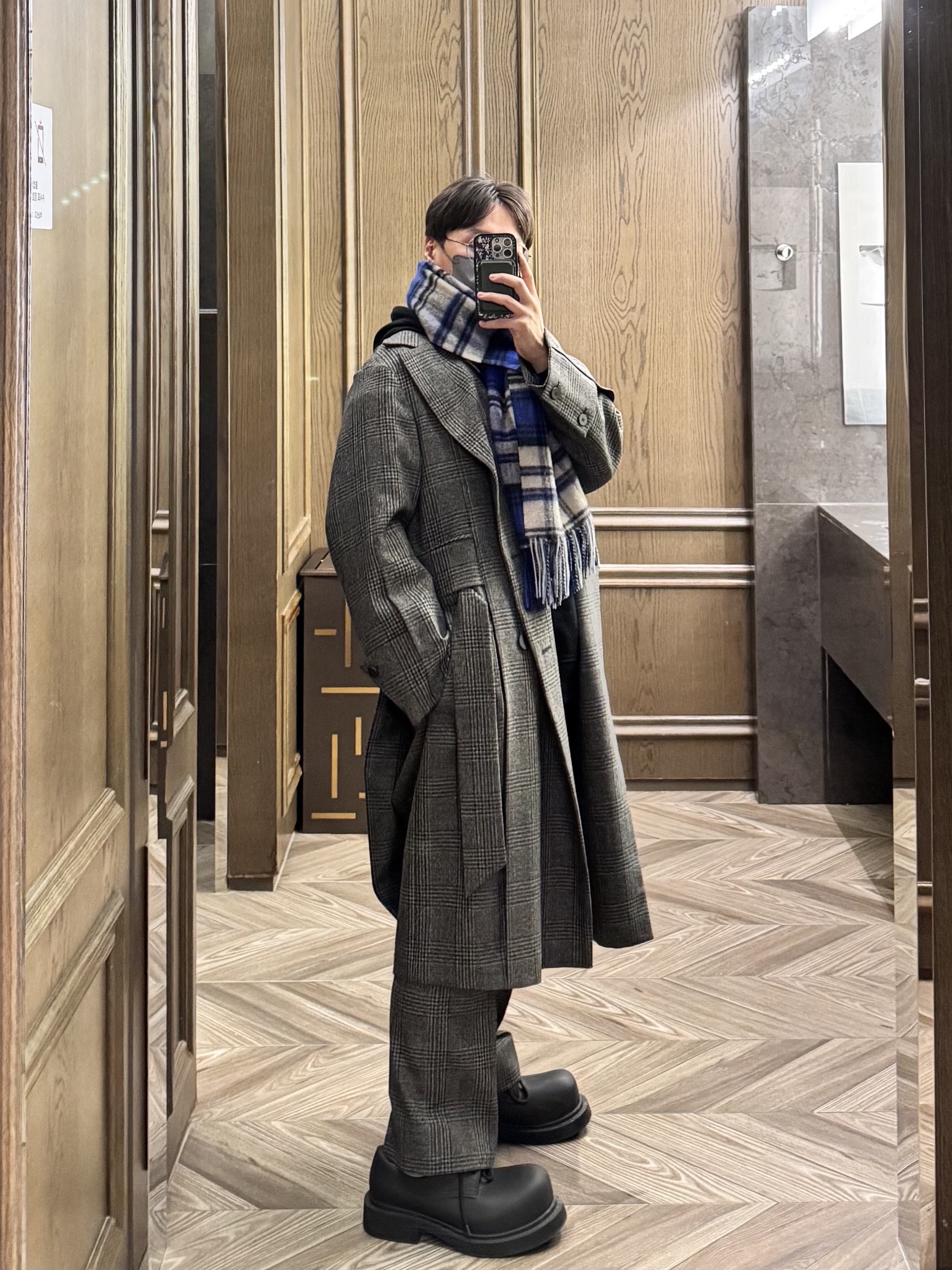 Wooyoungmi Luminescence Jellyfish Back Logo Hoodie Black - 24SS, Wooyoungmi Belted Check Double Coat Khaki - 23FW 착용 스타일 - 4