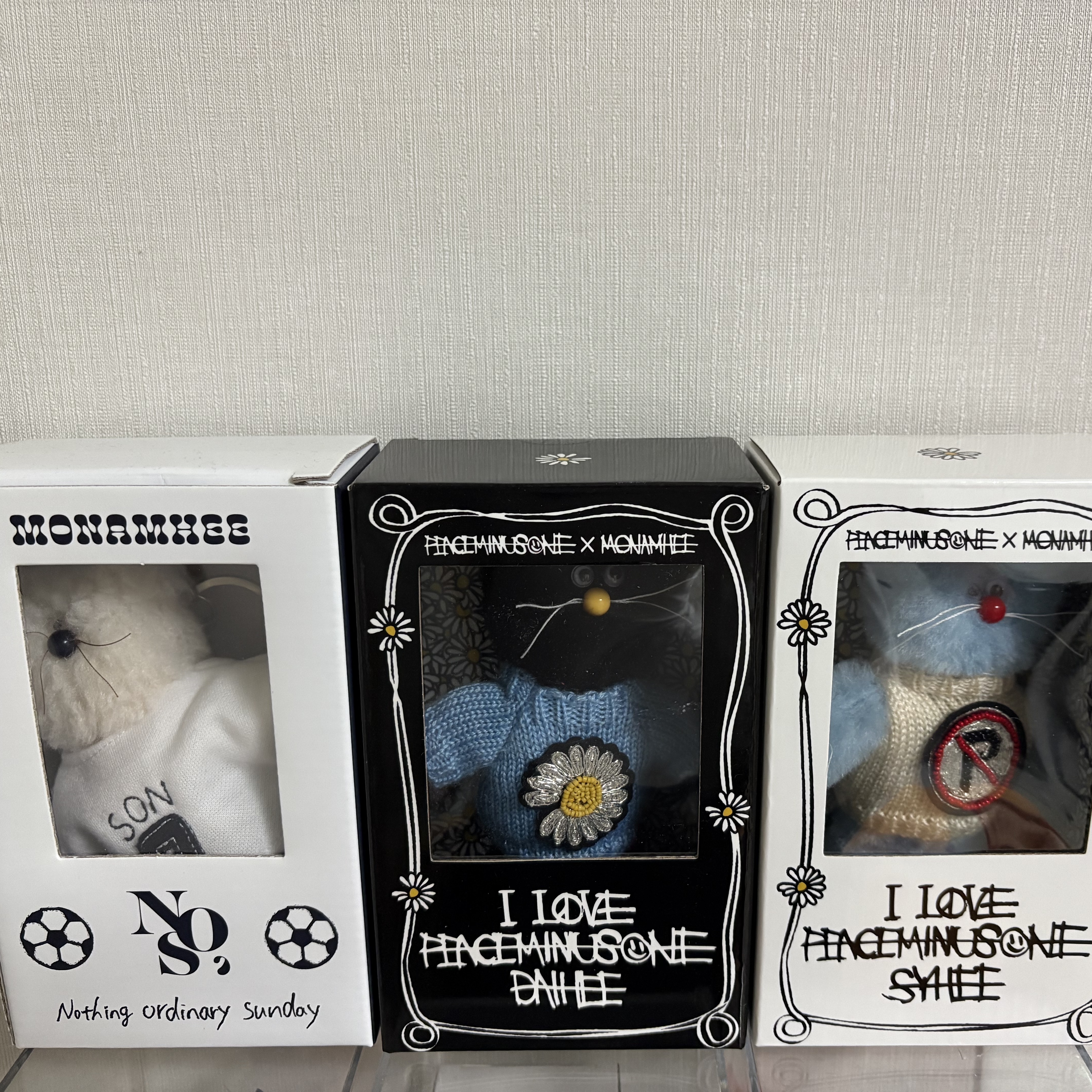 Monamhee x Peaceminusone Daihee Plush Keyring, Monamhee x NOS7 SON.hee Keyring Cream 착용 스타일