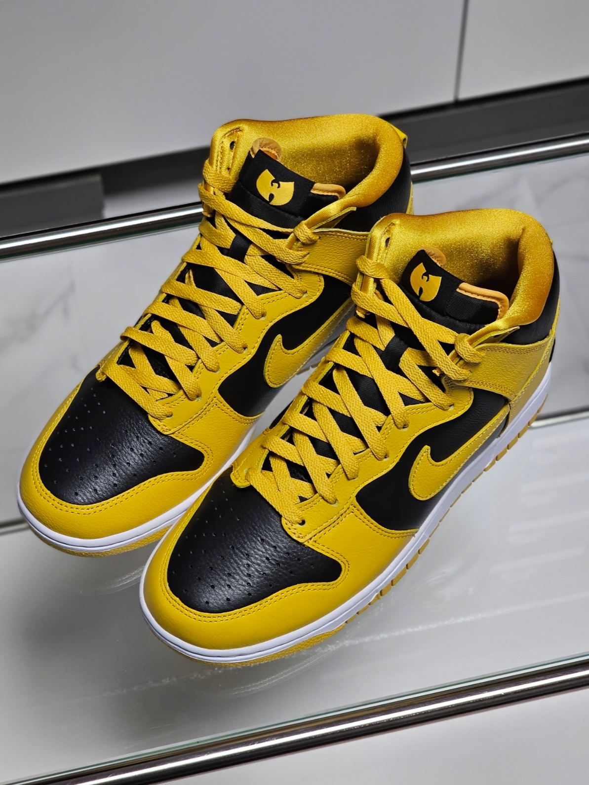 Nike Wu-Tang Clan Dunk High Black and Pollen 착용 스타일 - 4