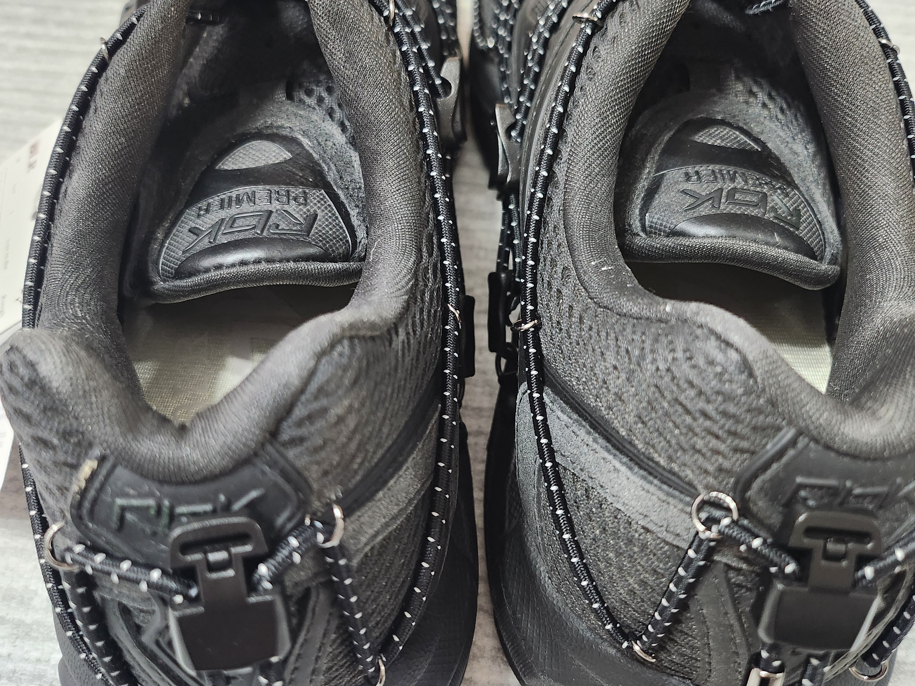 Reebok x BLR Trinity KFS Ash Black 착용 스타일 - 2