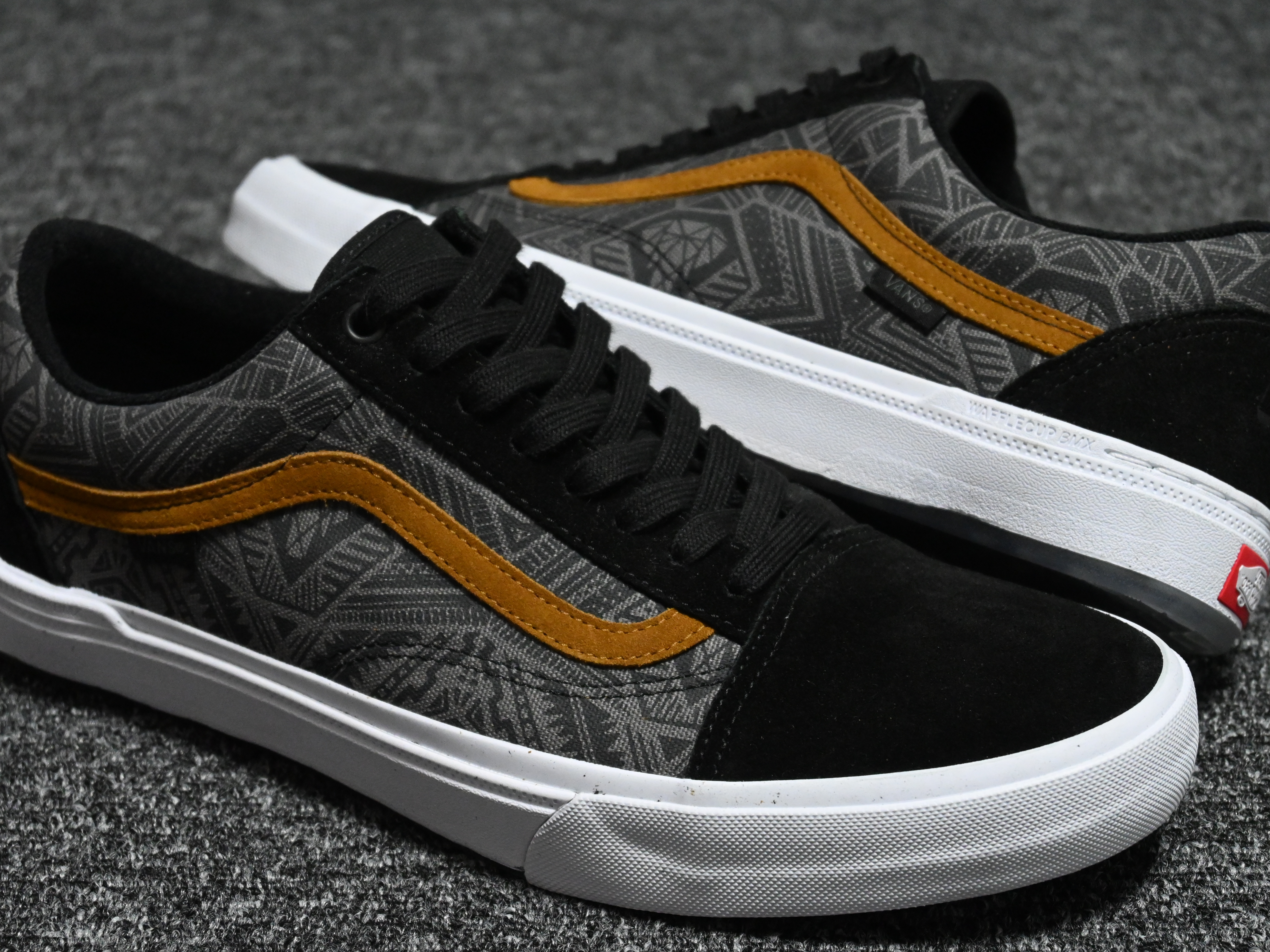 Vans x Courage Adams BMX Old Skool Black Golden Brown 착용 스타일