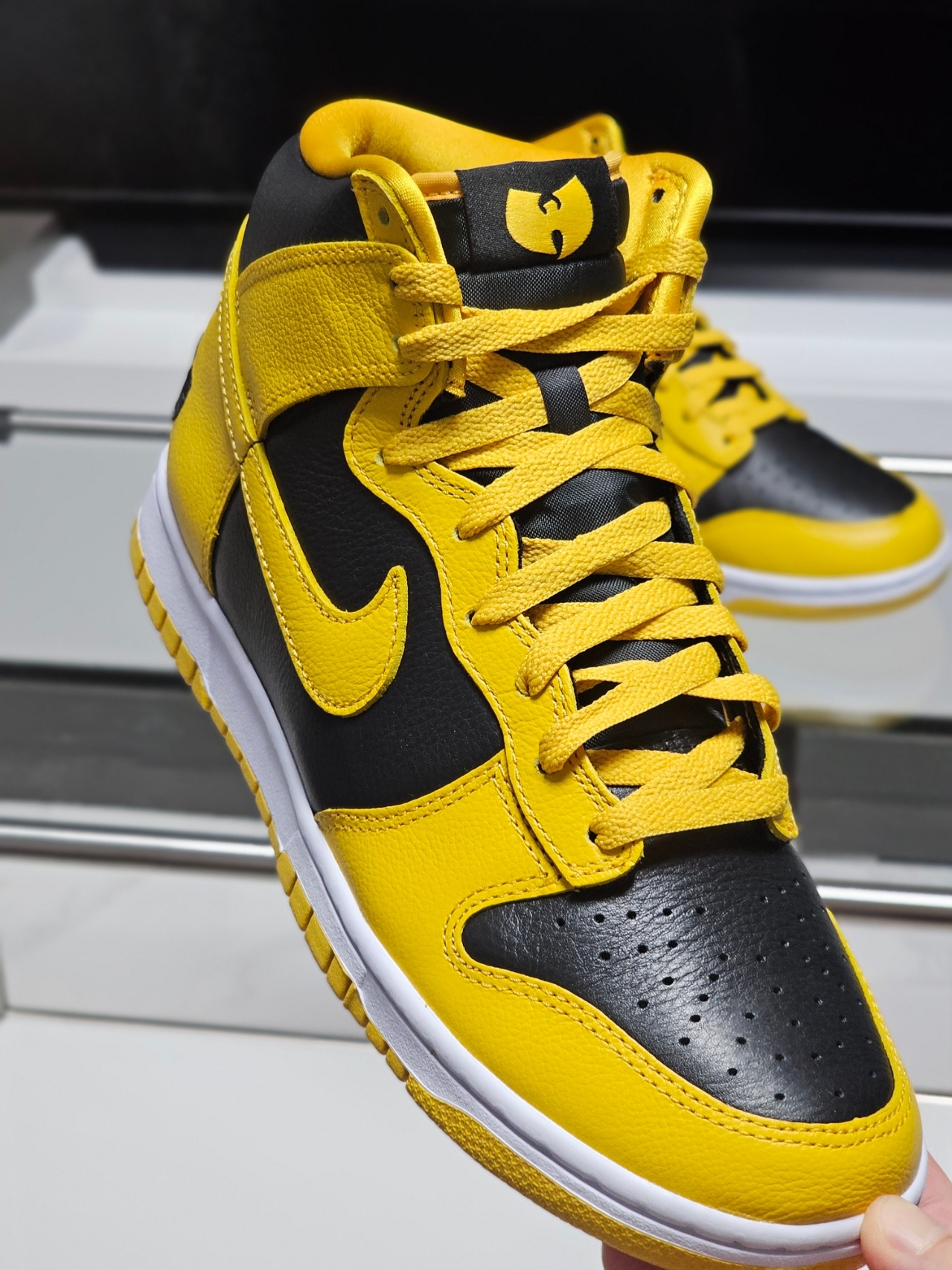 Nike Wu-Tang Clan Dunk High Black and Pollen 착용 스타일 - 9