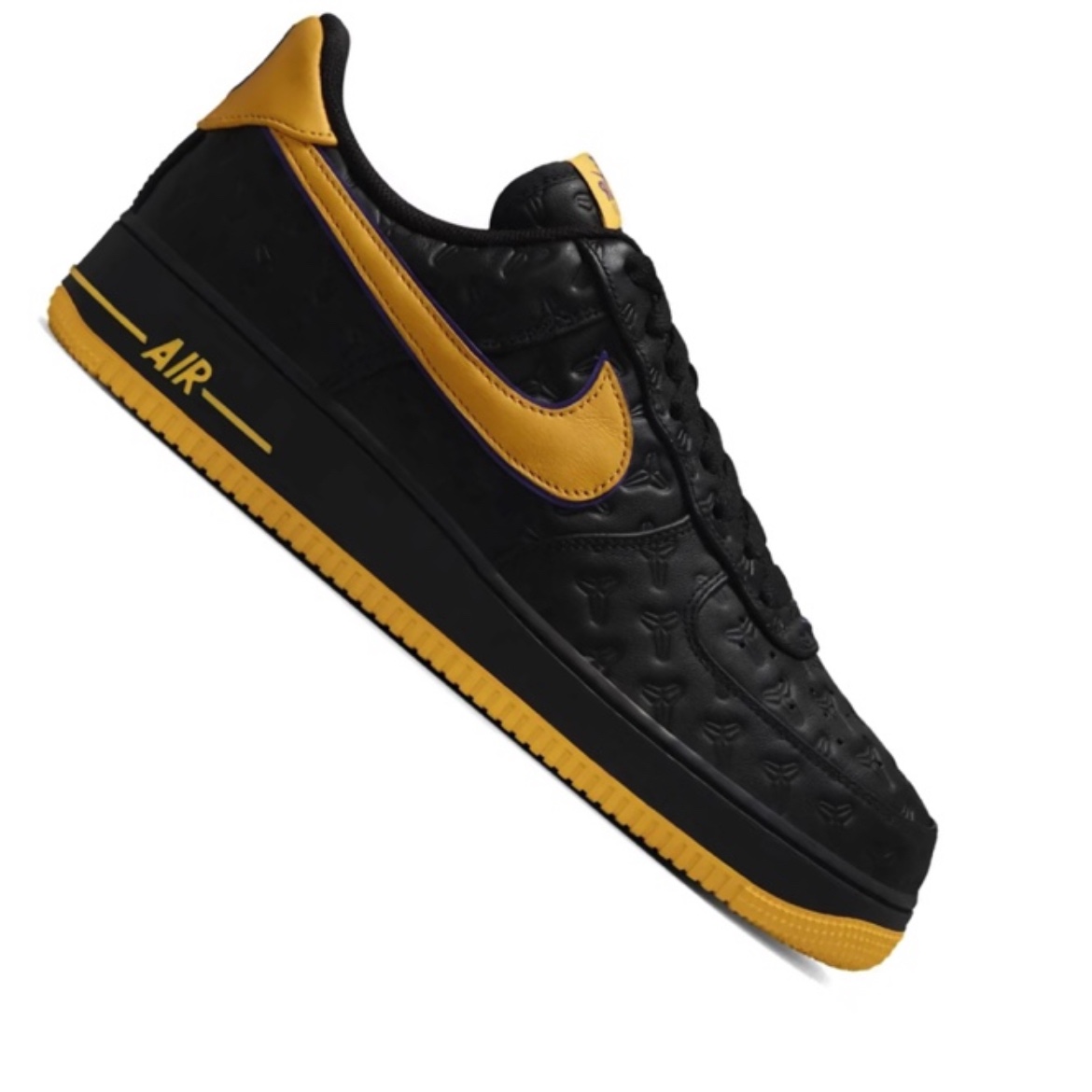 Nike x Kobe Bryant Air Force 1 Low QS Black Varsity Maize 착용 스타일