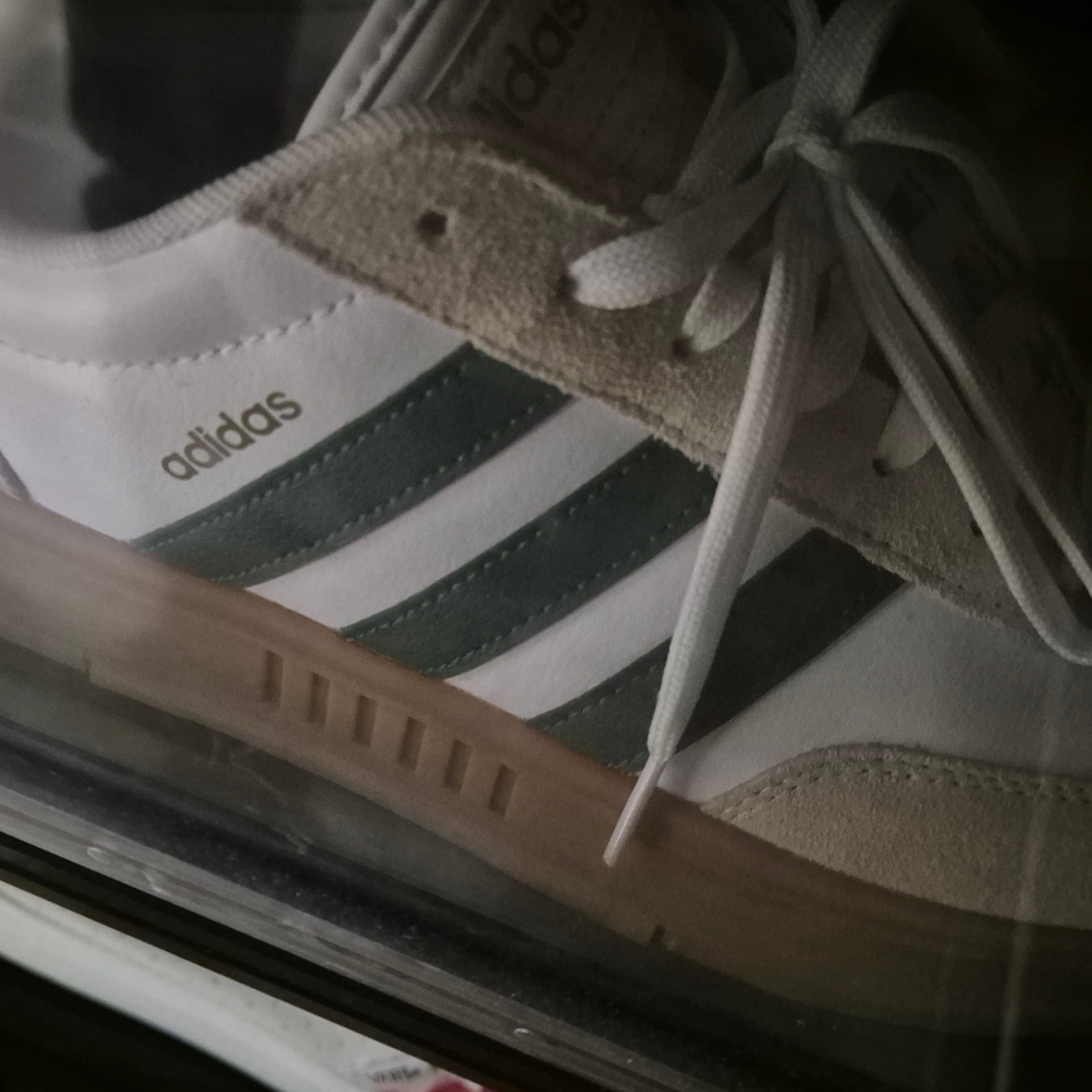 Adidas Gradas Collegiate Green 착용 스타일