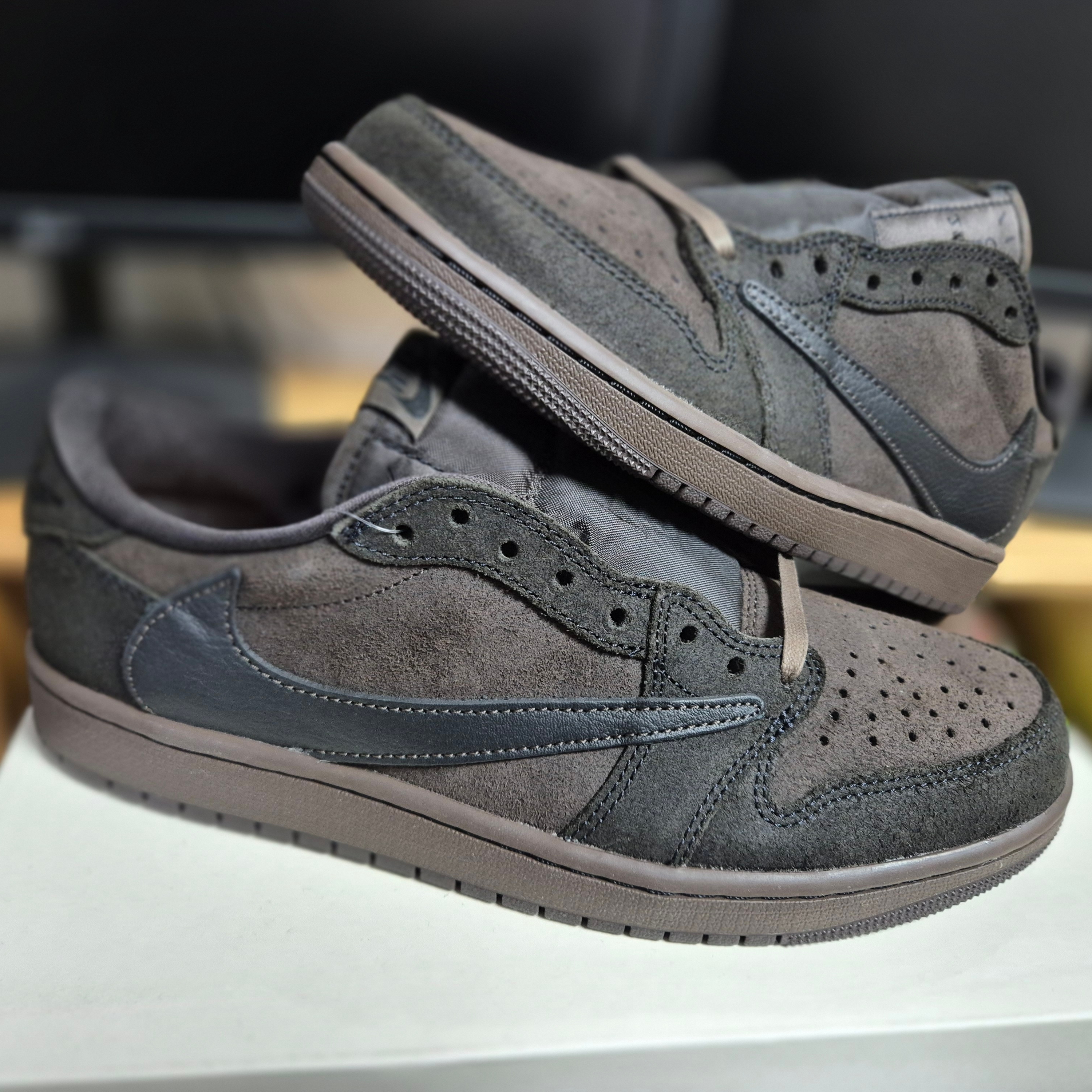 Jordan 1 x Travis Scott Retro Low OG SP Velvet Brown and Dark Mocha 착용 스타일