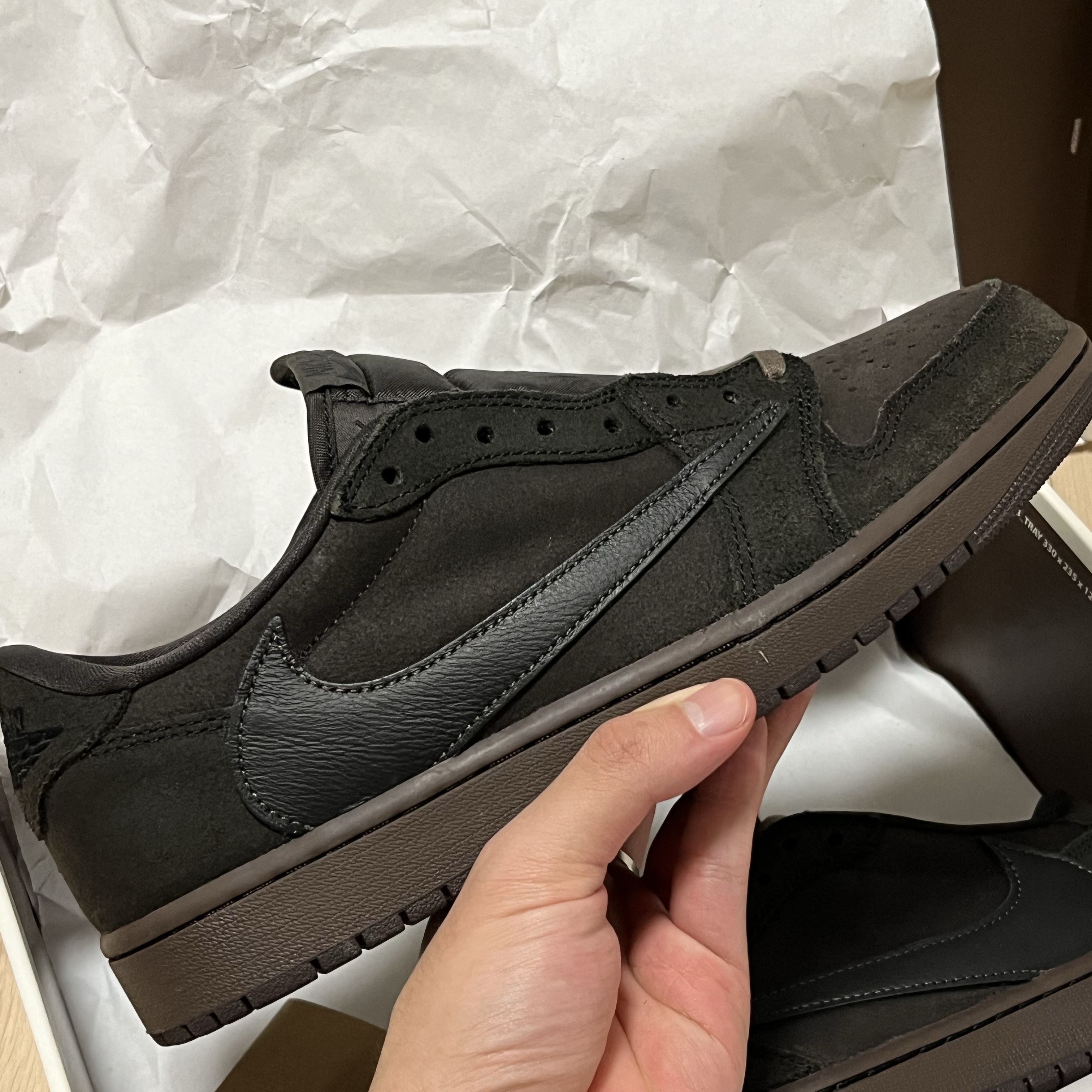 Jordan 1 x Travis Scott Retro Low OG SP Velvet Brown and Dark Mocha 착용 스타일