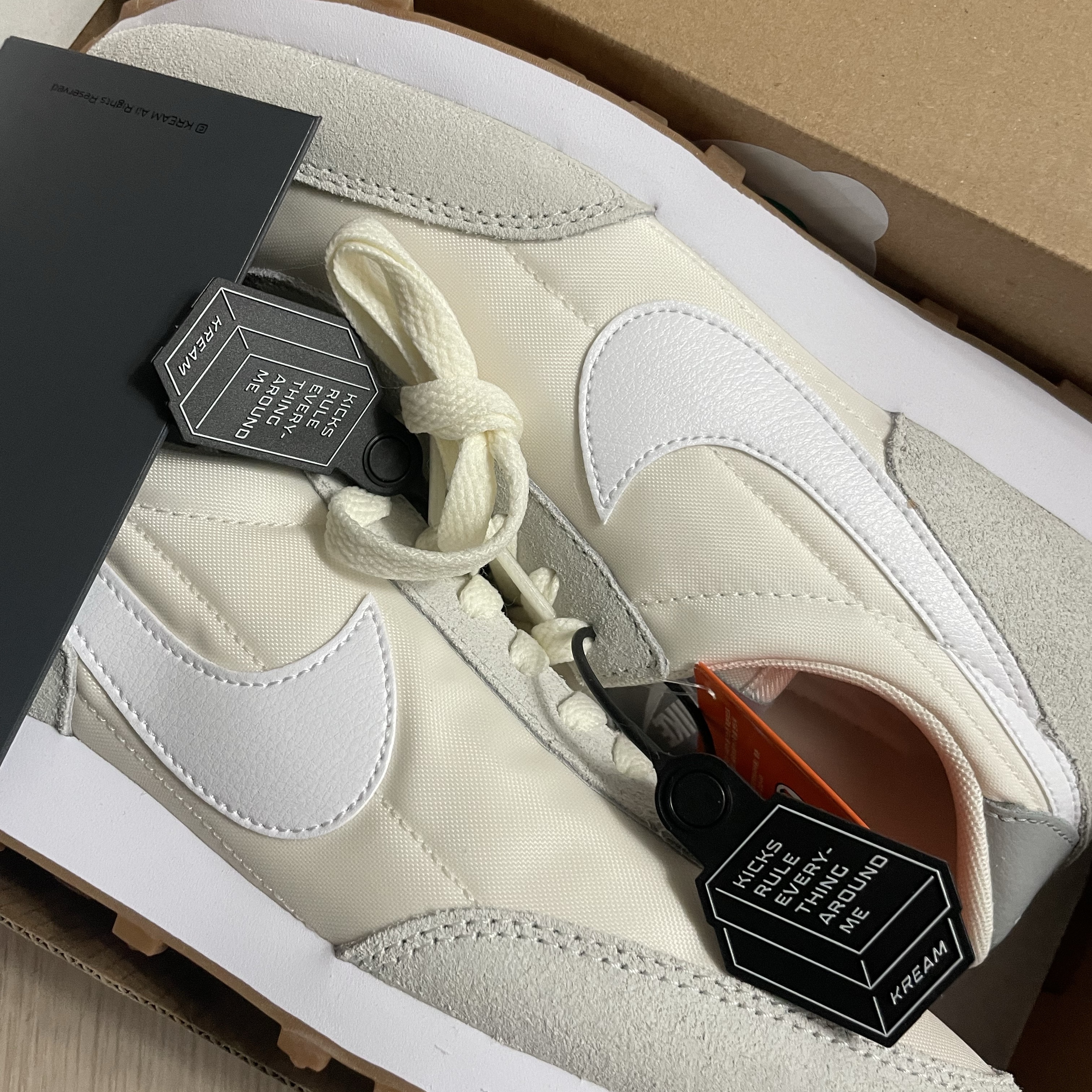 (W) Nike Daybreak Summit White 착용 스타일