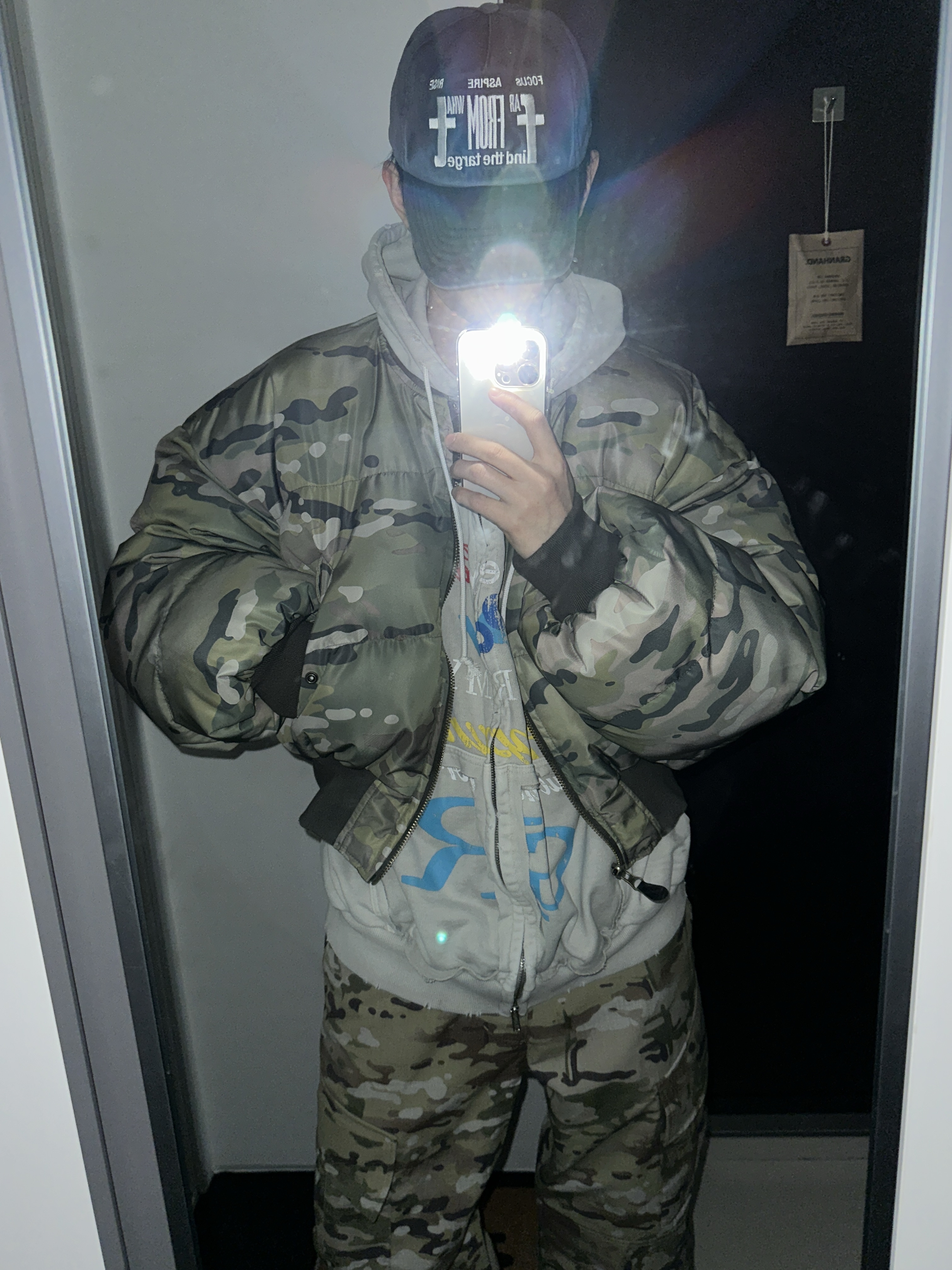 [KREAM 단독] Project G/R Happiness Zip Hoodie Light Grey, Balenciaga Combat Strike 20mm Boot Kaki 착용 스타일 - 7