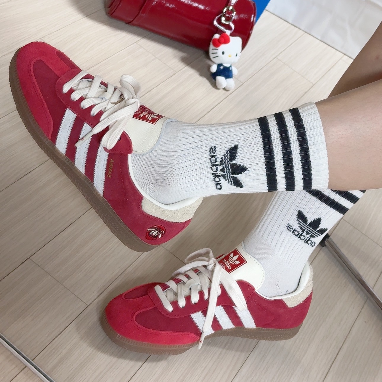Adidas Samba OG Tal Better Scarlet Off White 착용 스타일 - 3