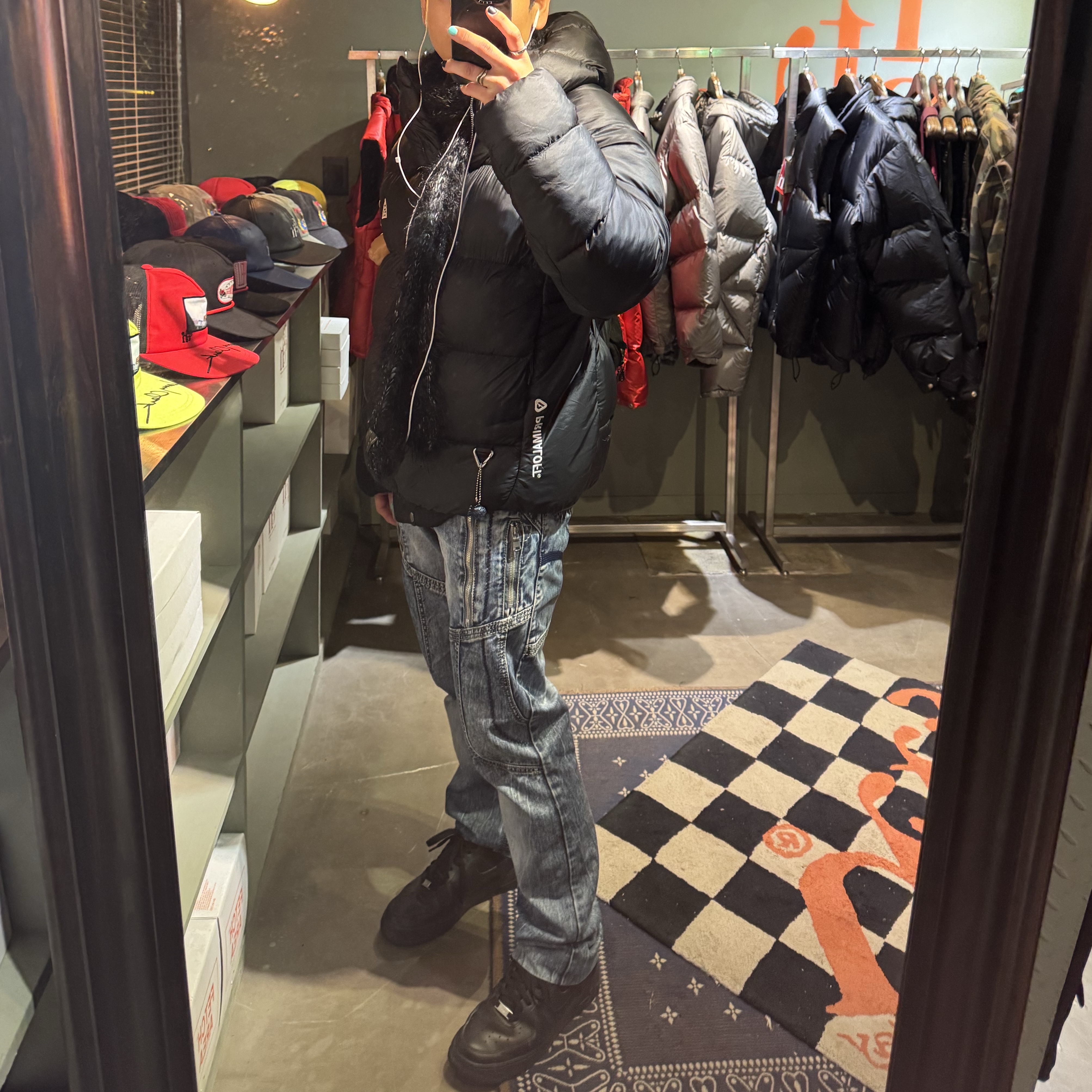 Nike Air Force 1 '07 Low Triple Black, Nike ACG Therma-Fit ADV Lunar Lake Puffer Jacket Black - Asia 착용 스타일