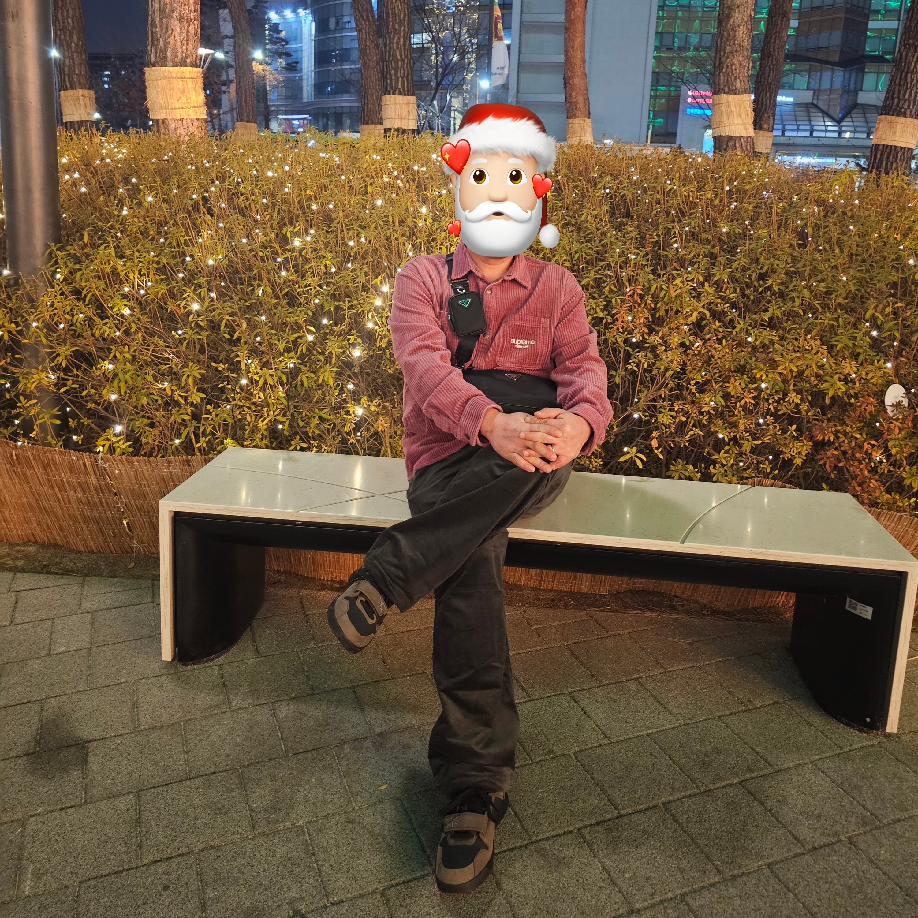 Jordan x Travis Scott Jumpman Jack TR Black and Dark Mocha, Supreme Wide Wale Corduroy Snap Shirt Dusty Pink - 24FW 착용 스타일