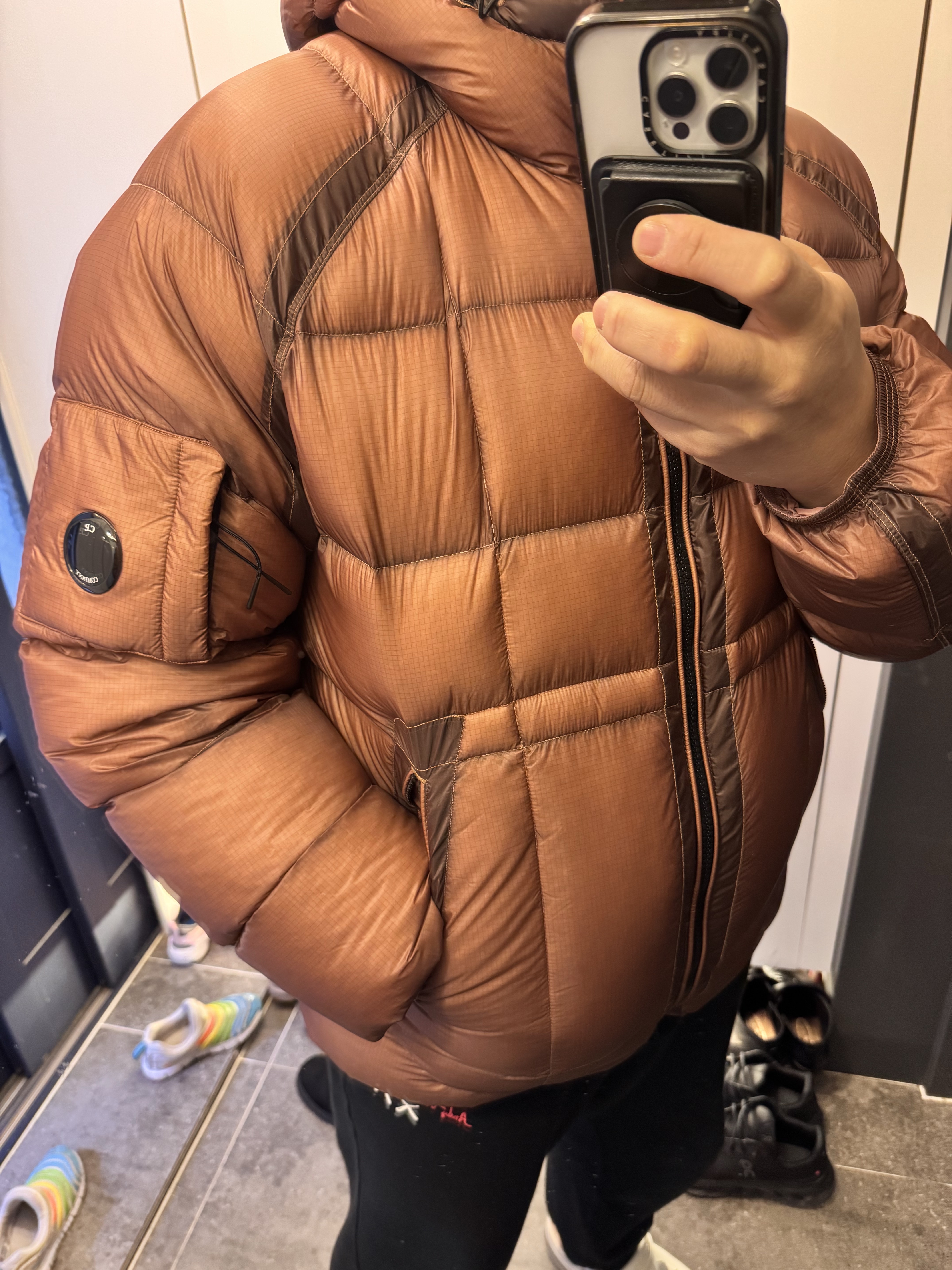 C.P. Company D.D. Shell Hooded Down Jacket Cedar Wood Pink - 23FW 착용 스타일