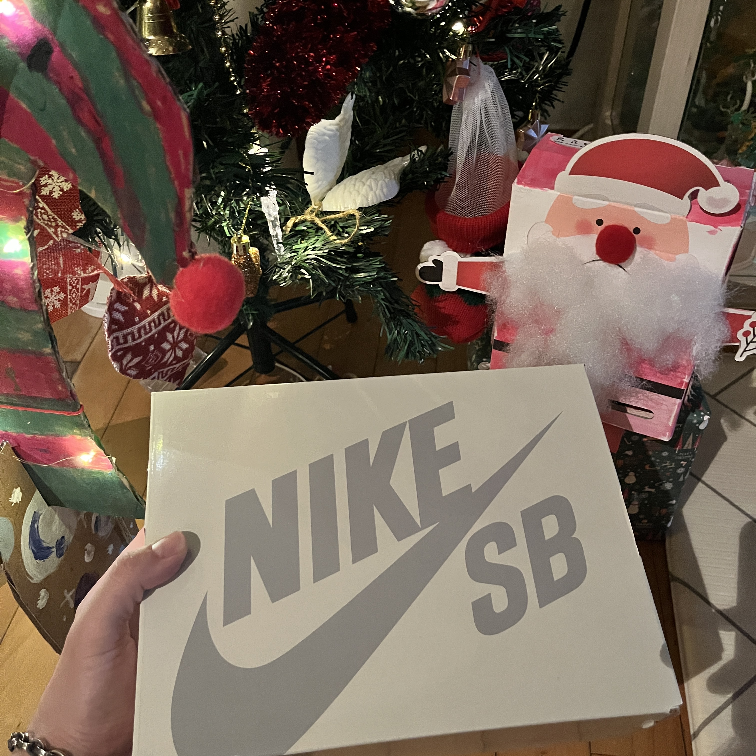 (PS) Nike x The Powerpuff Girls SB Dunk Low Pro QS Buttercup 착용 스타일 - 1