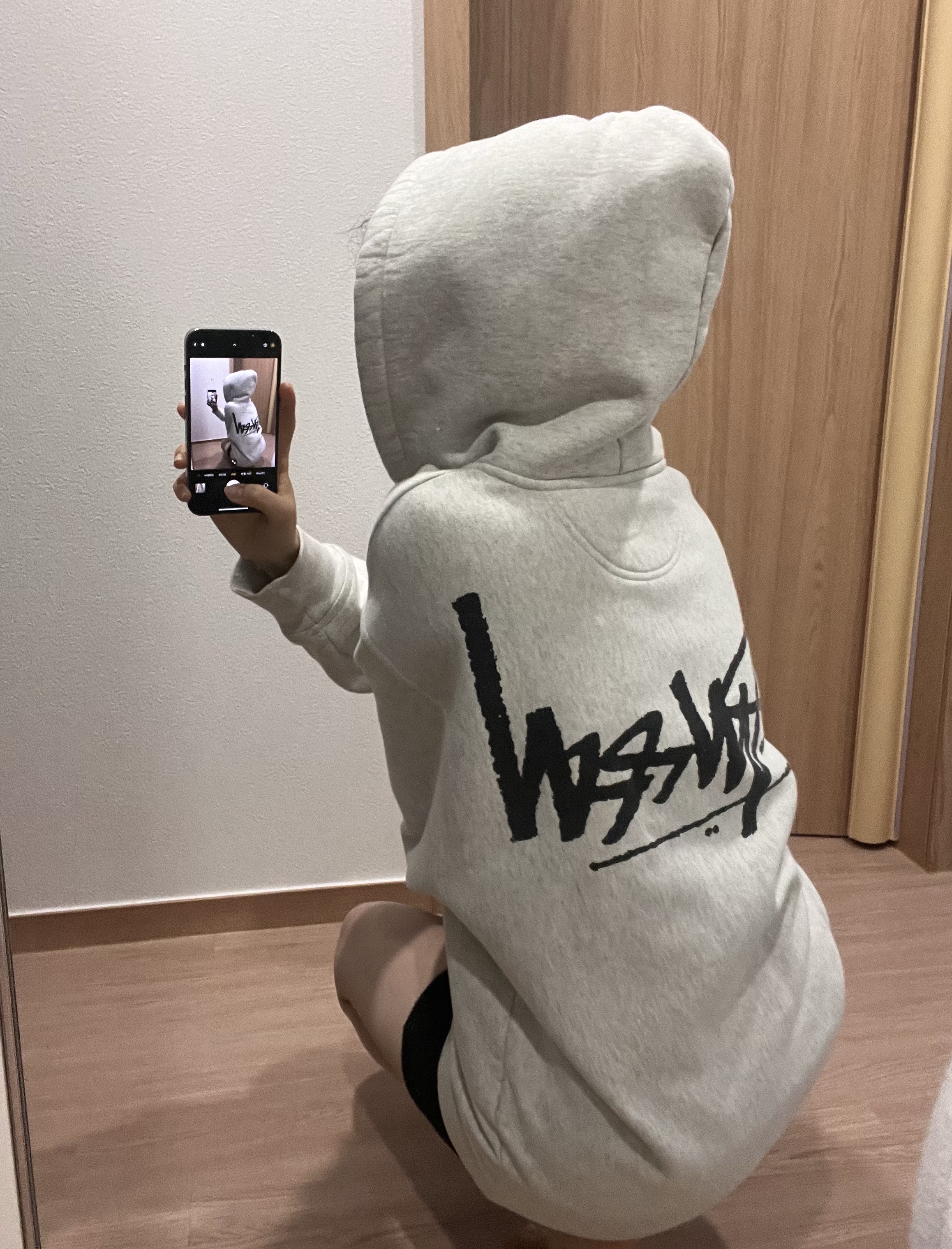 Stussy Flipped Zip Hoodie Ash Heather 착용 스타일 - 2