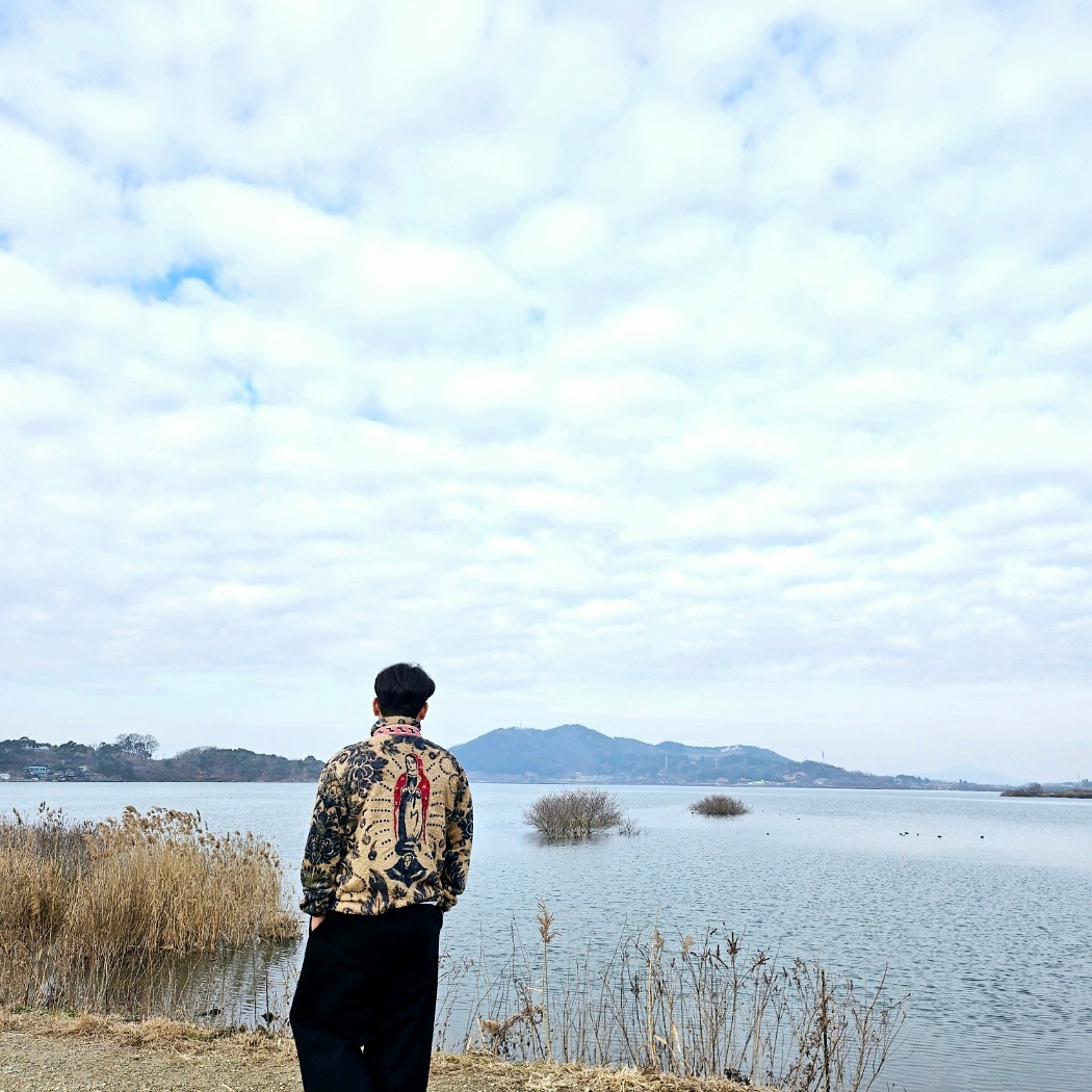 Kapital Damask Pattern Maria Fleece Zip Blouson Beige 착용 스타일