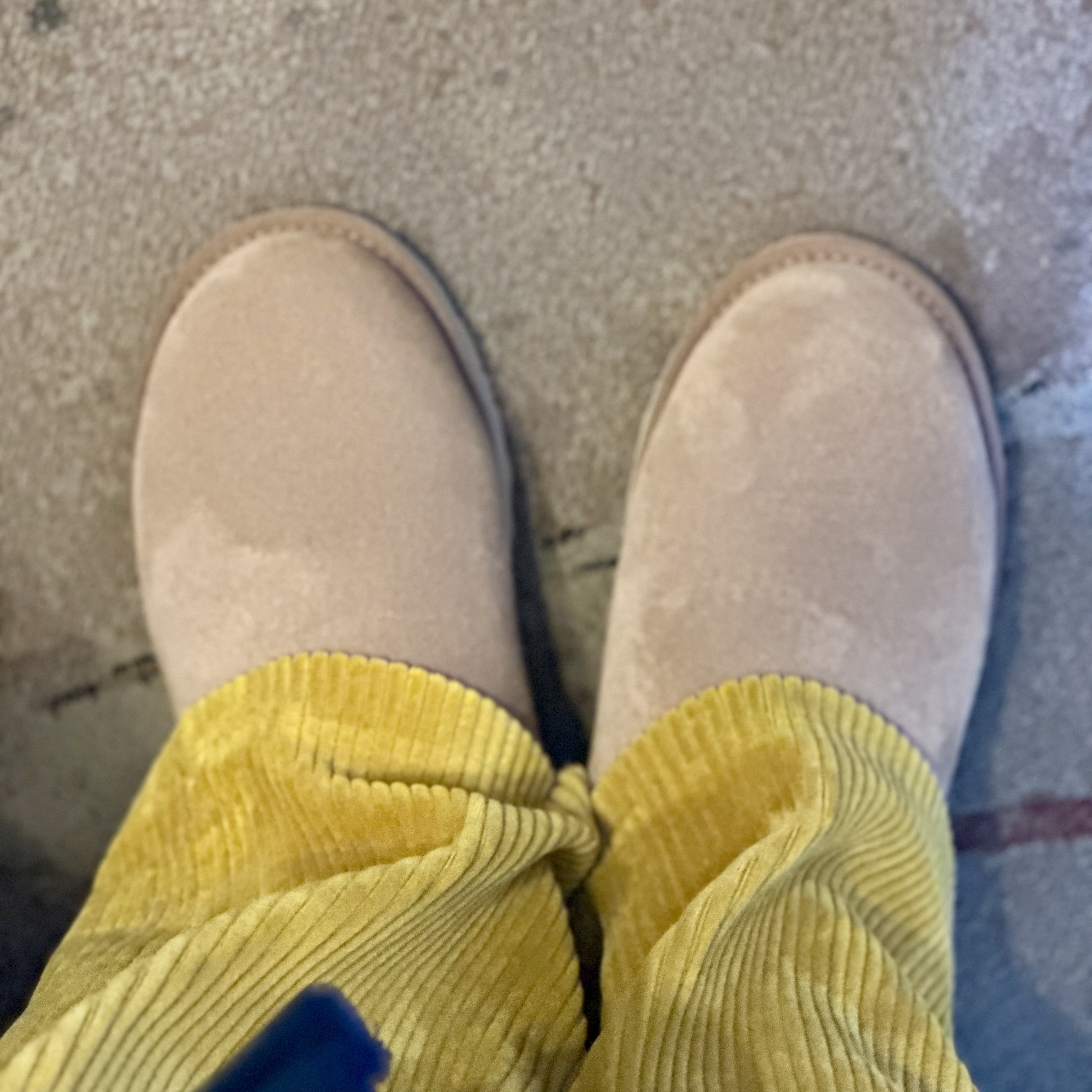 UGG Classic Slip-On Chestnut 착용 스타일 - 3