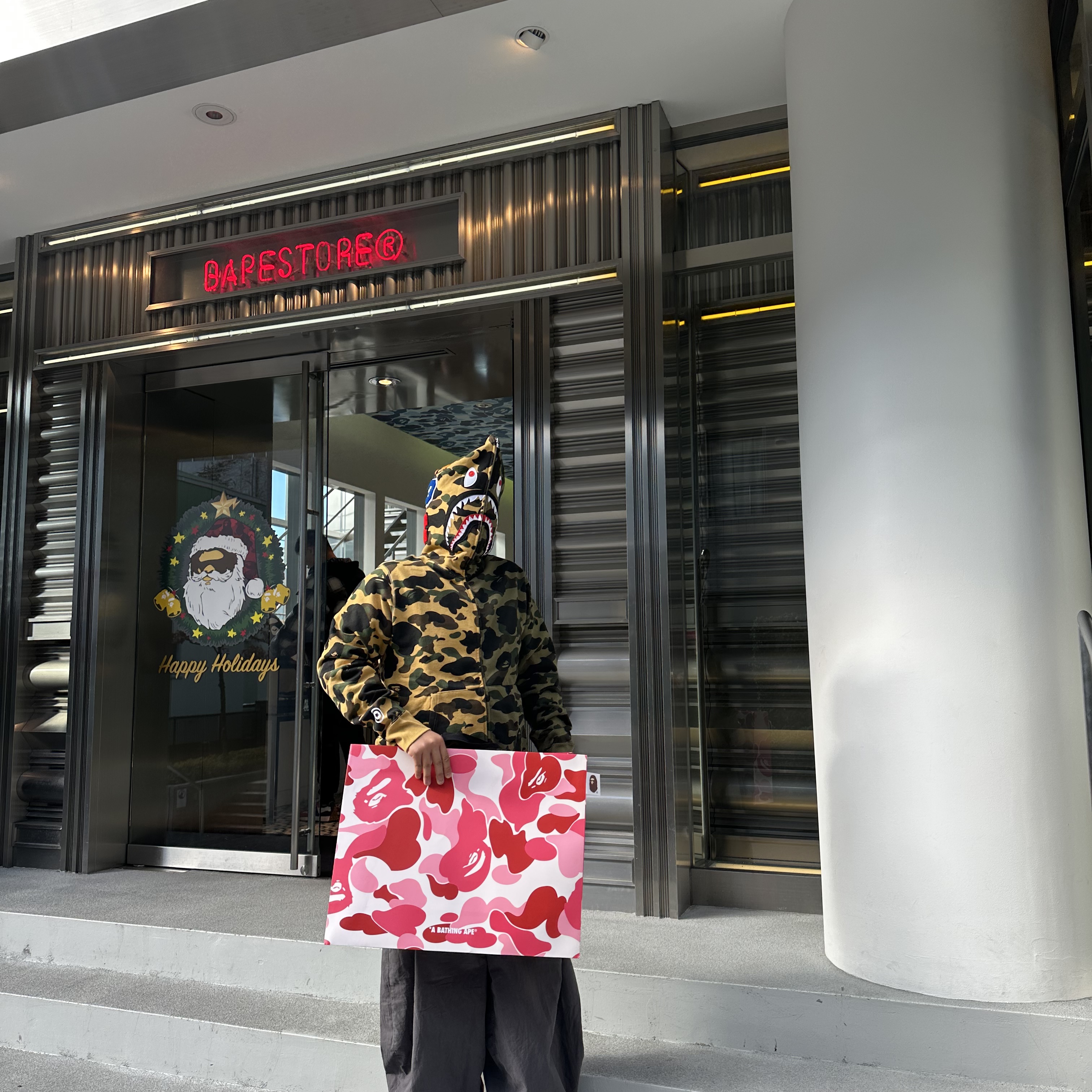 BAPE 1st Camo Separate Shark Full Zip Hoodie Yellow 착용 스타일