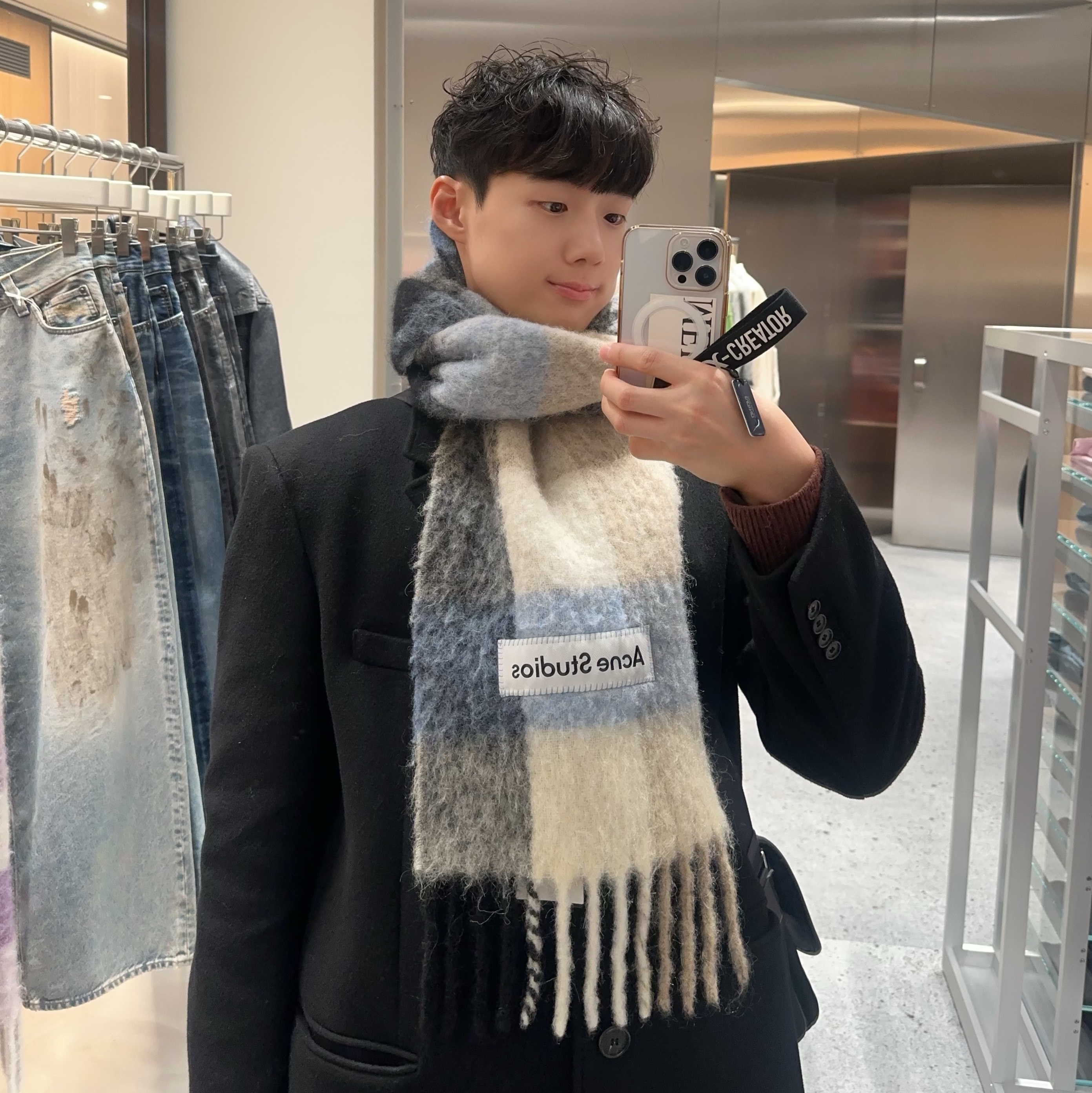 Acne Studios Mohair Check Muffler Blue Beige Black 착용 스타일