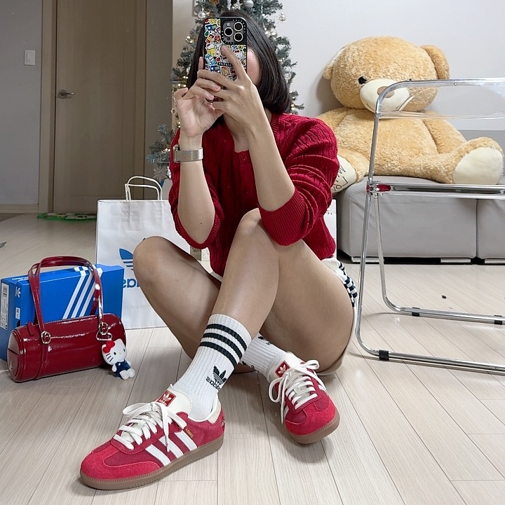 Adidas Samba OG Tal Better Scarlet Off White 착용 스타일 - 1