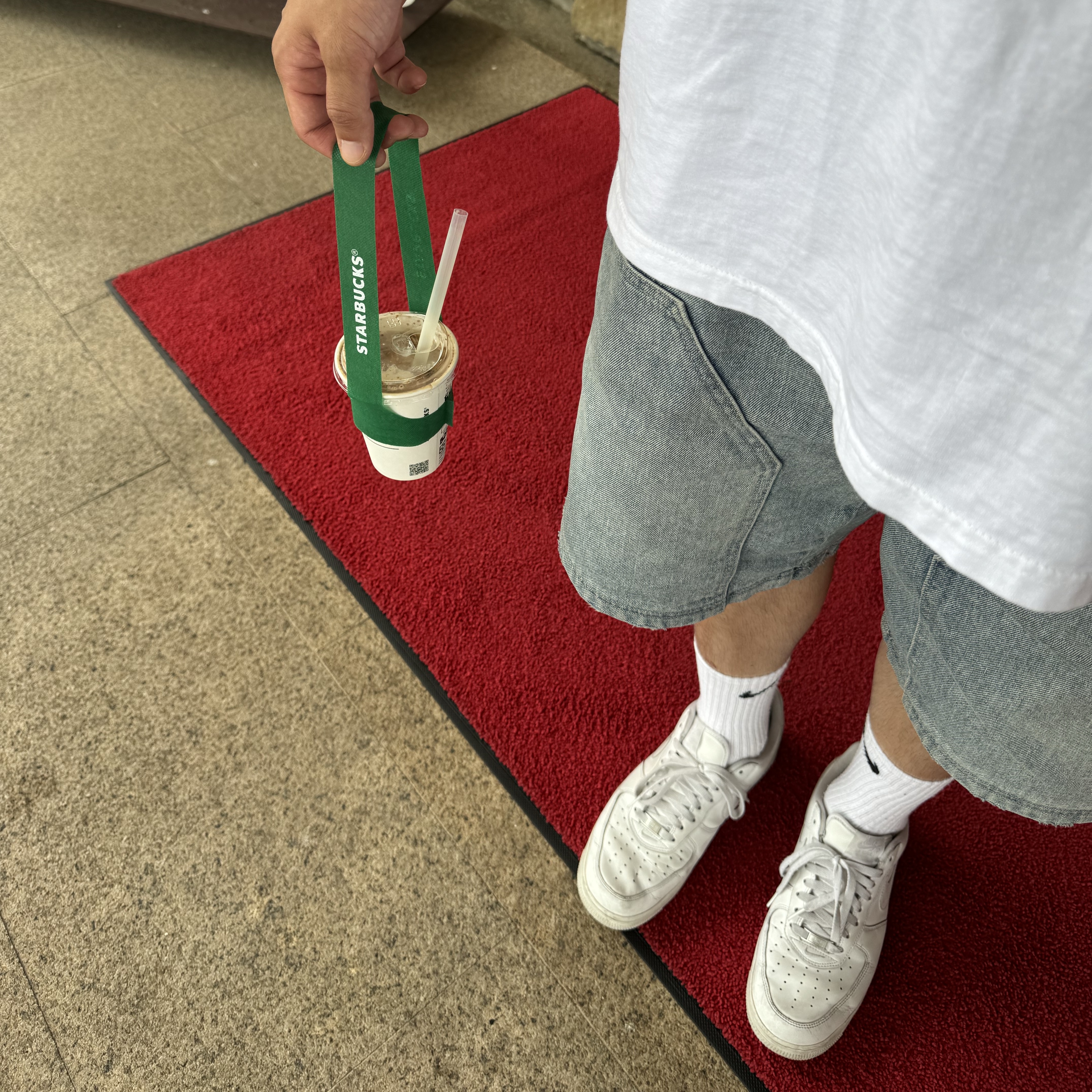 Nike x Supreme Air Force 1 Low White 착용 스타일