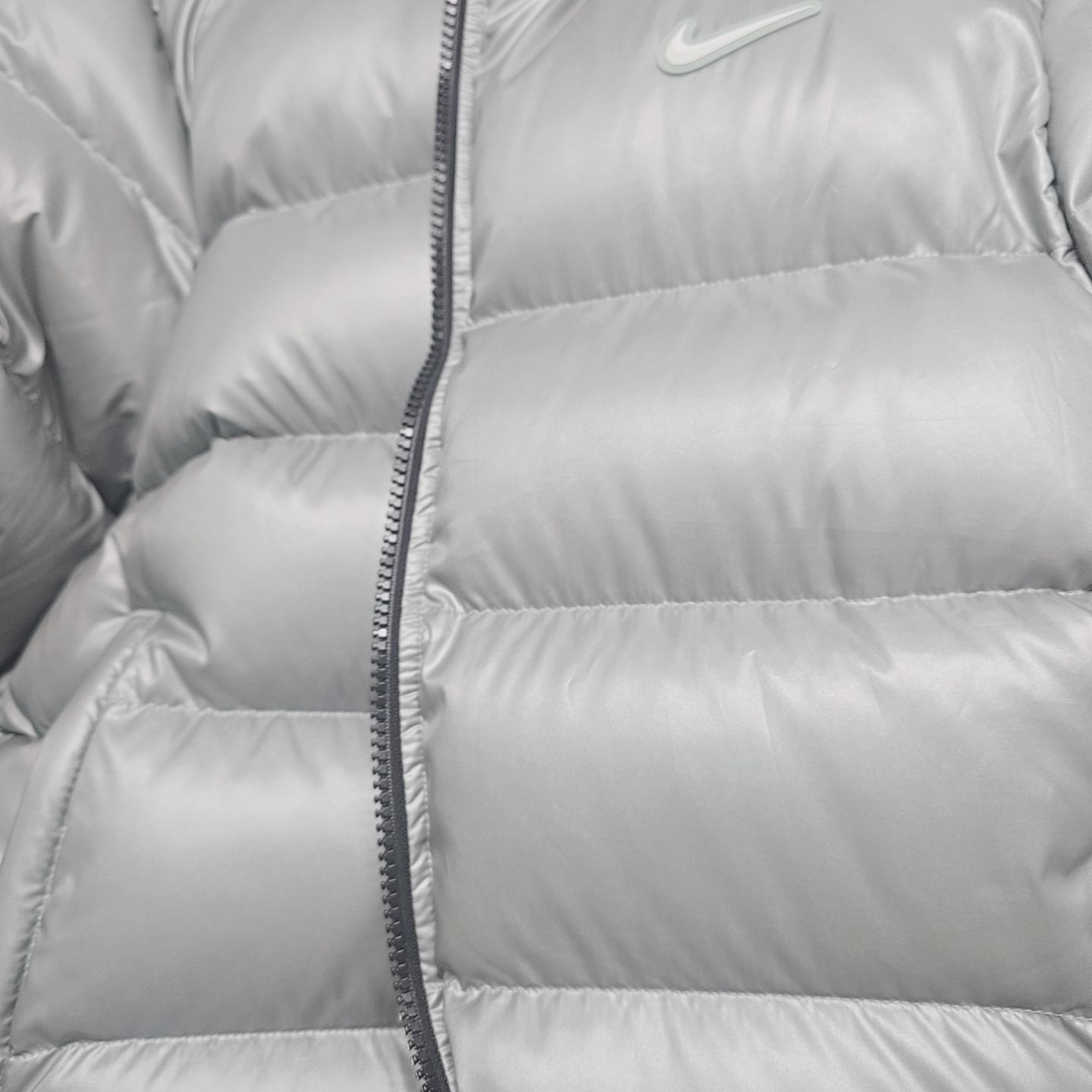 Nike x Drake Nocta Sunset Puffer Jacket Mica Green Cyber (FN8196-330) 착용 스타일