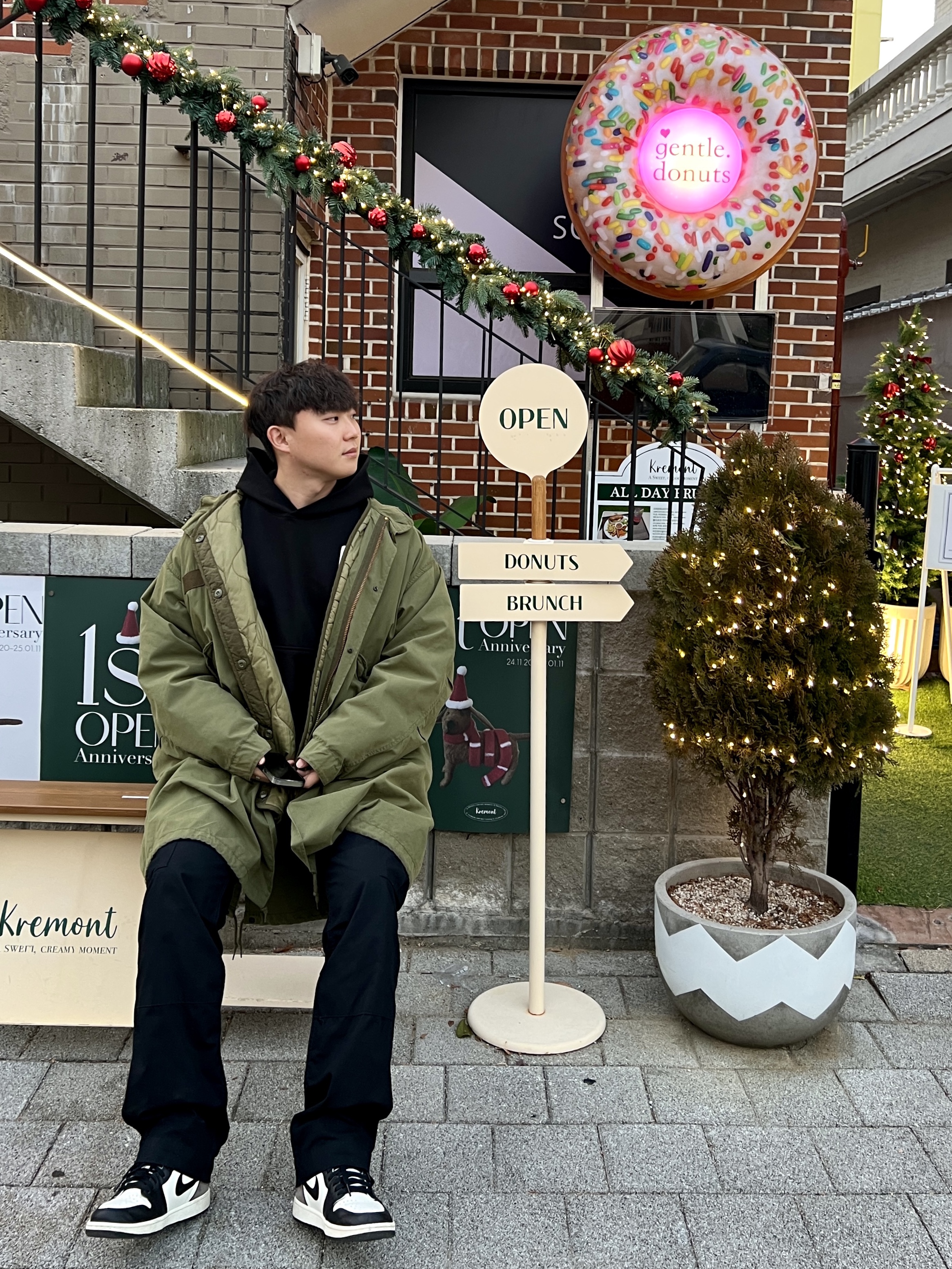 Kenzo Lucky Tiger Oversize Hoodie Black - 24FW, Carhartt WIP Columbia Ripstop Regular Cargo Pants Black 착용 스타일